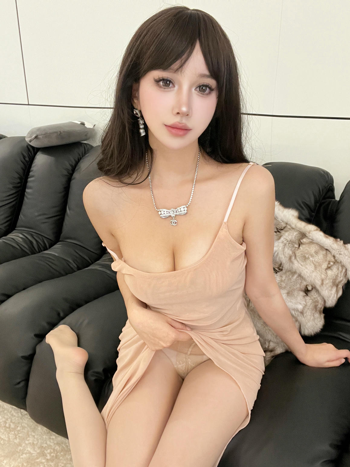 过期米线线喵 NO.159 我那风情万种的夫人[32P-67.3M]_第1集