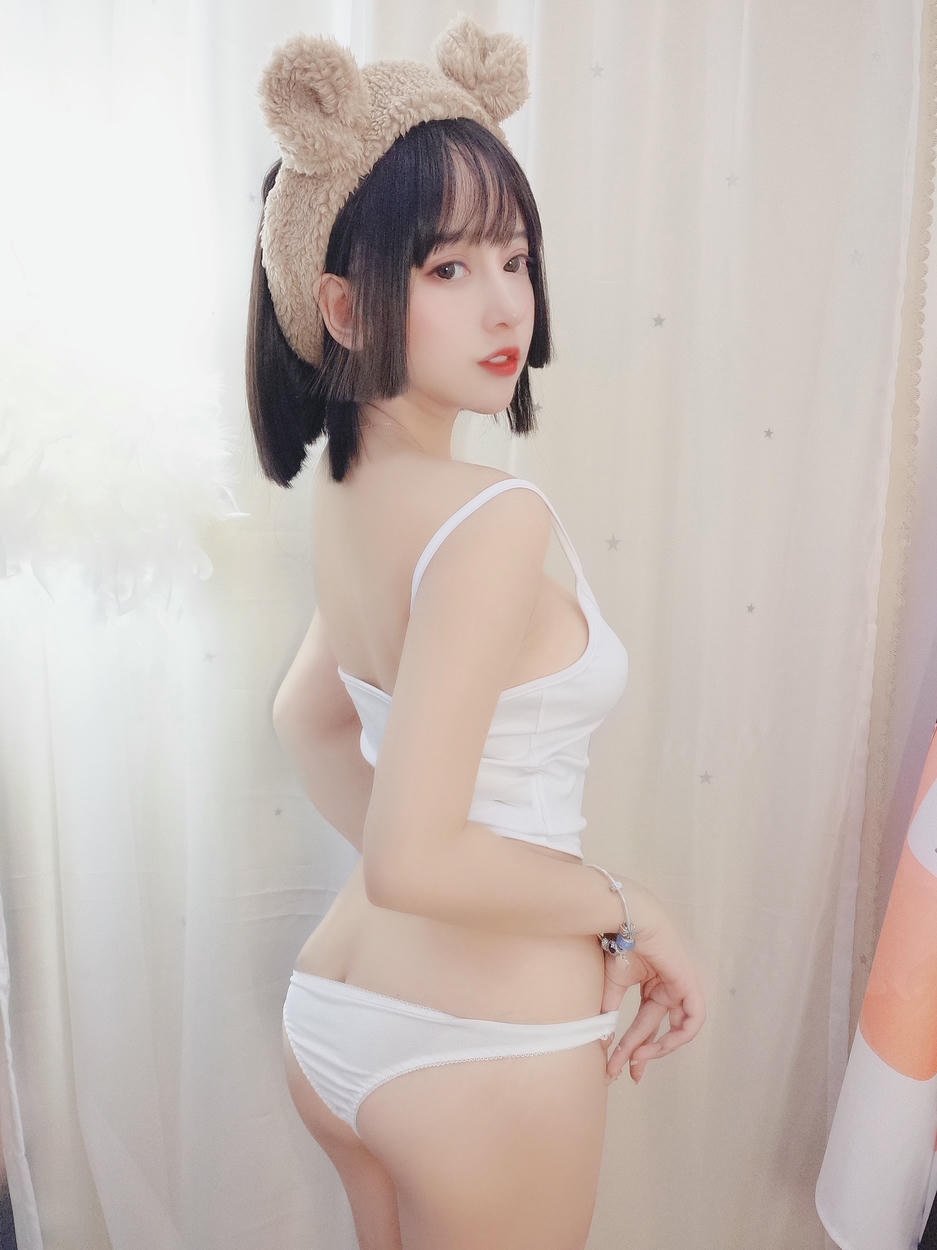 过期米线线喵 NO.043 白色吊带 [36P-69MB]_第1集