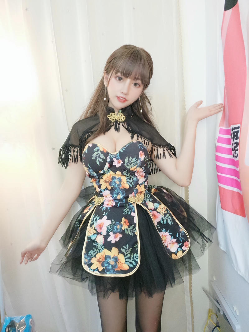 过期米线线喵 NO.048 披肩 [17P-32MB]_第1集