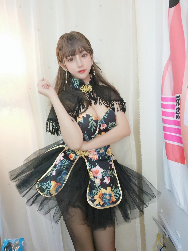 过期米线线喵 NO.048 披肩 [17P-32MB]_第1集