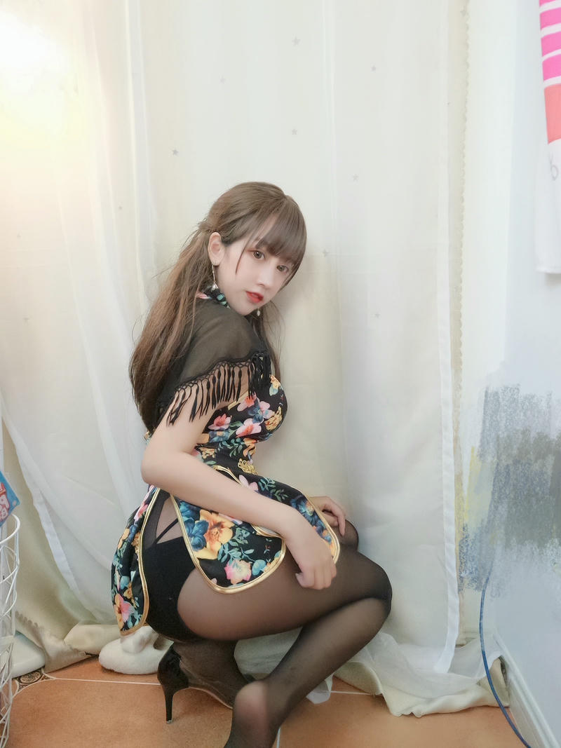 过期米线线喵 NO.048 披肩 [17P-32MB]_第1集