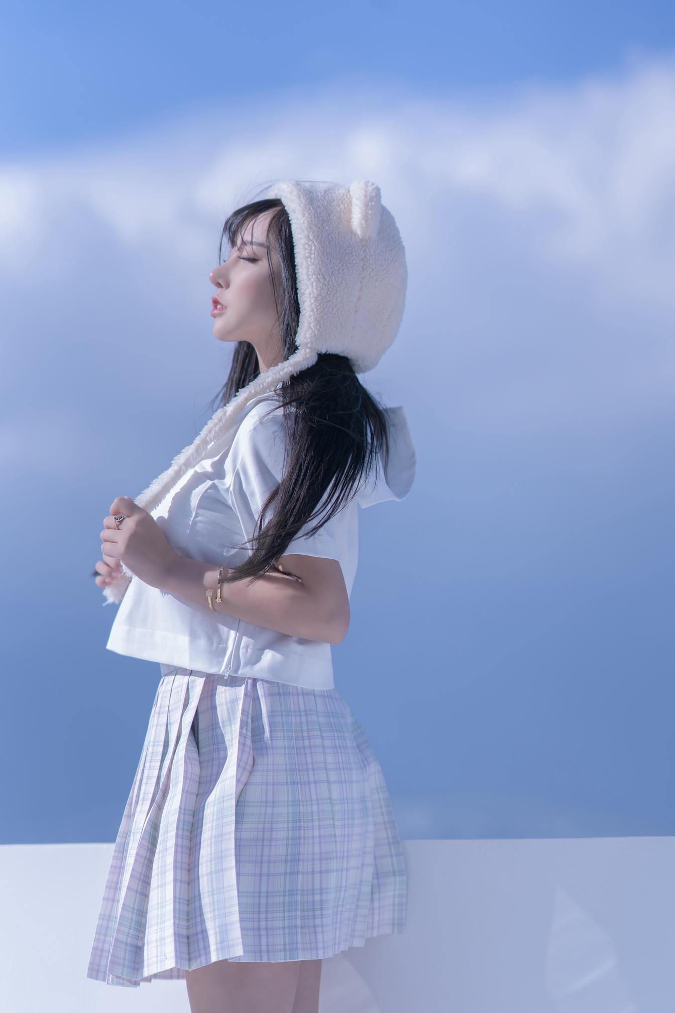 过期米线线喵 NO.070 天台JK [58P-86MB]_第1集