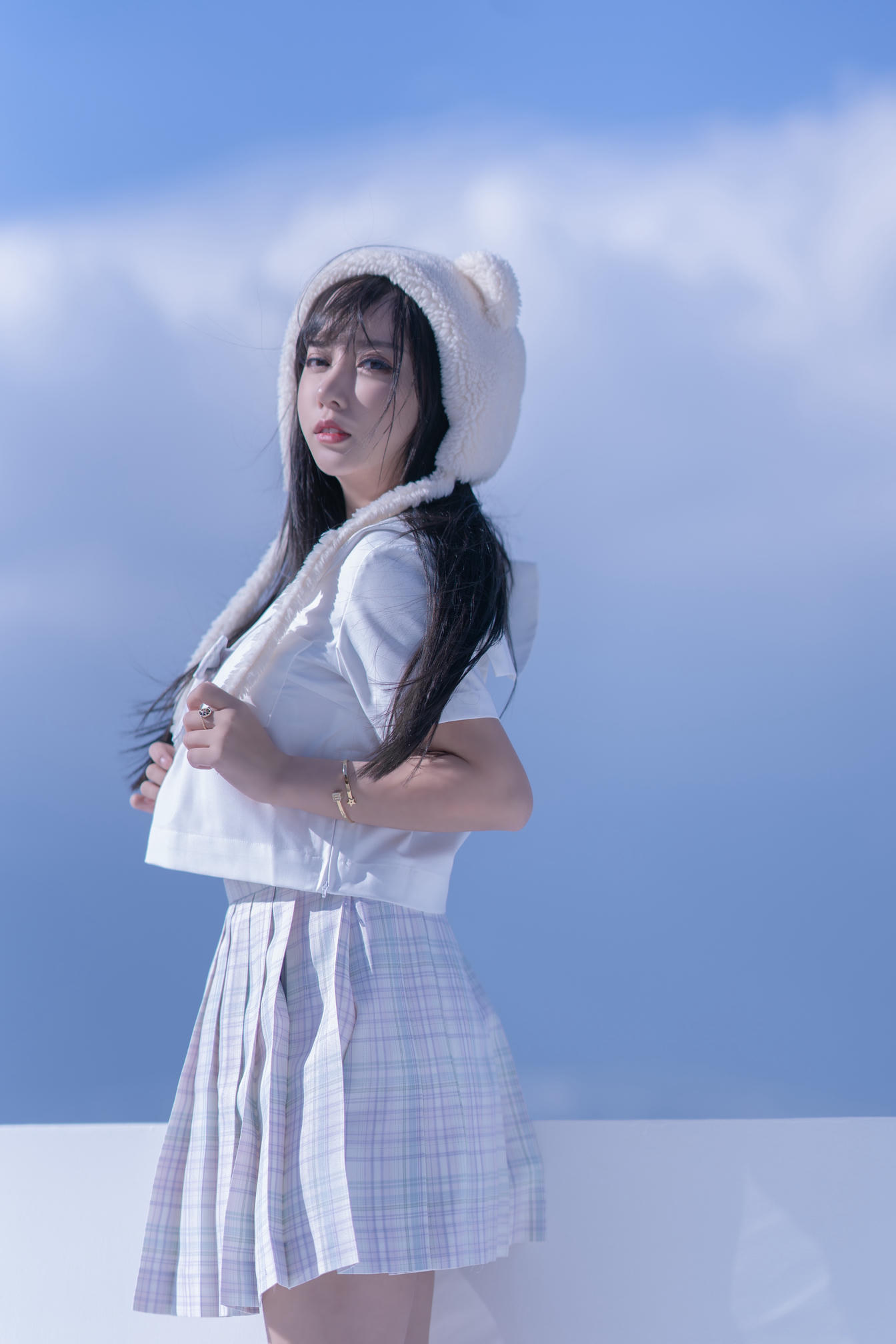 过期米线线喵 NO.070 天台JK [58P-86MB]_第1集