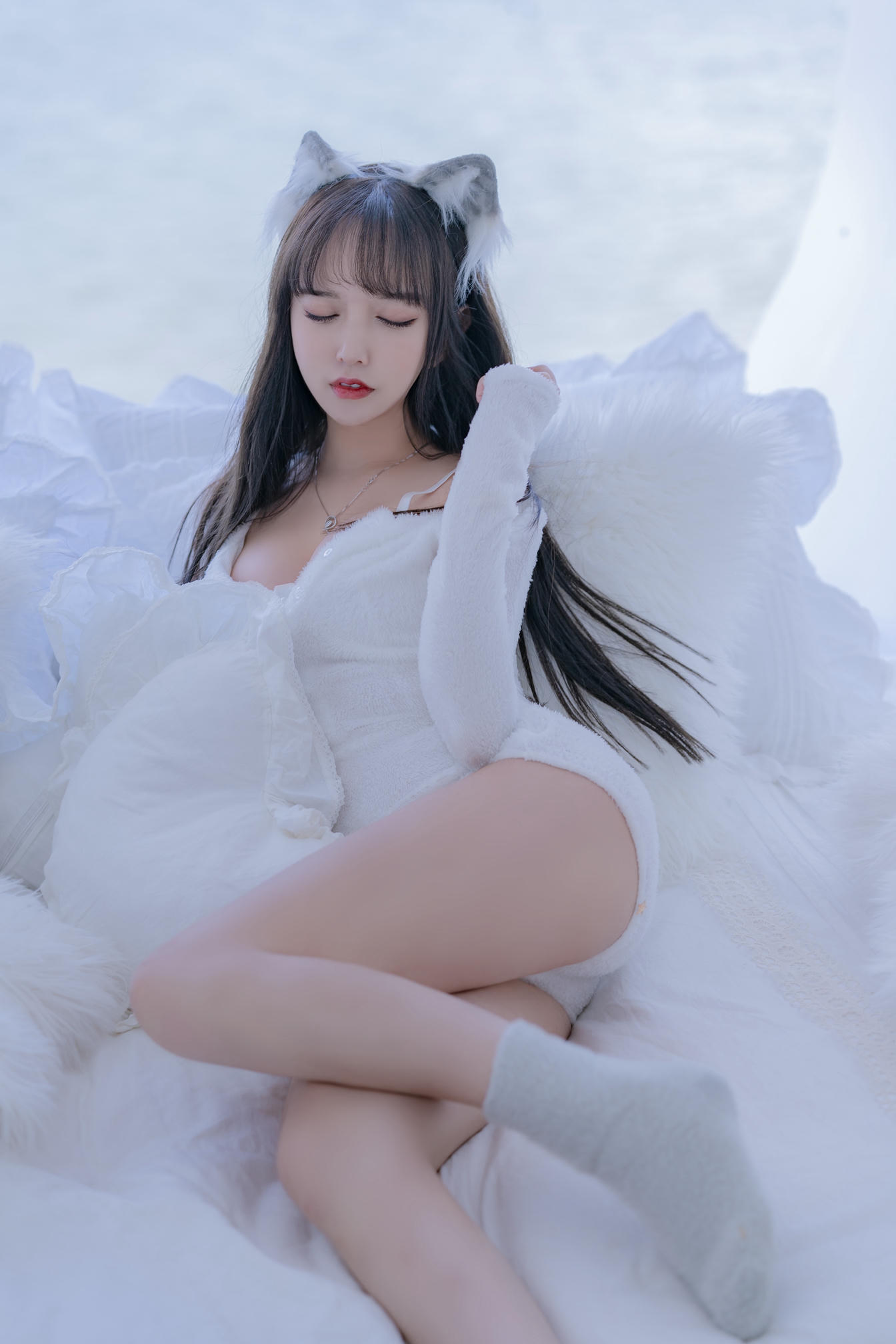 过期米线线喵 NO.073 小白狼 [56P-76MB]_第1集