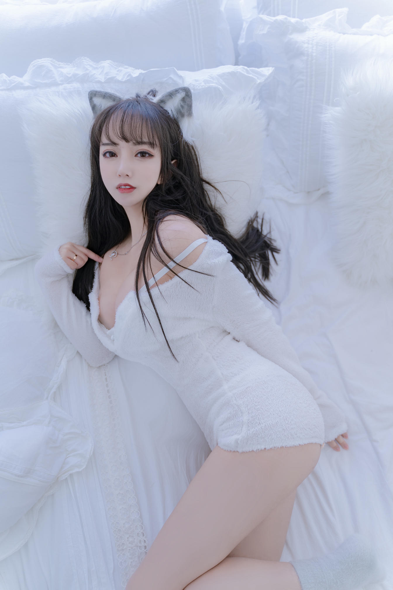 过期米线线喵 NO.073 小白狼 [56P-76MB]_第3集