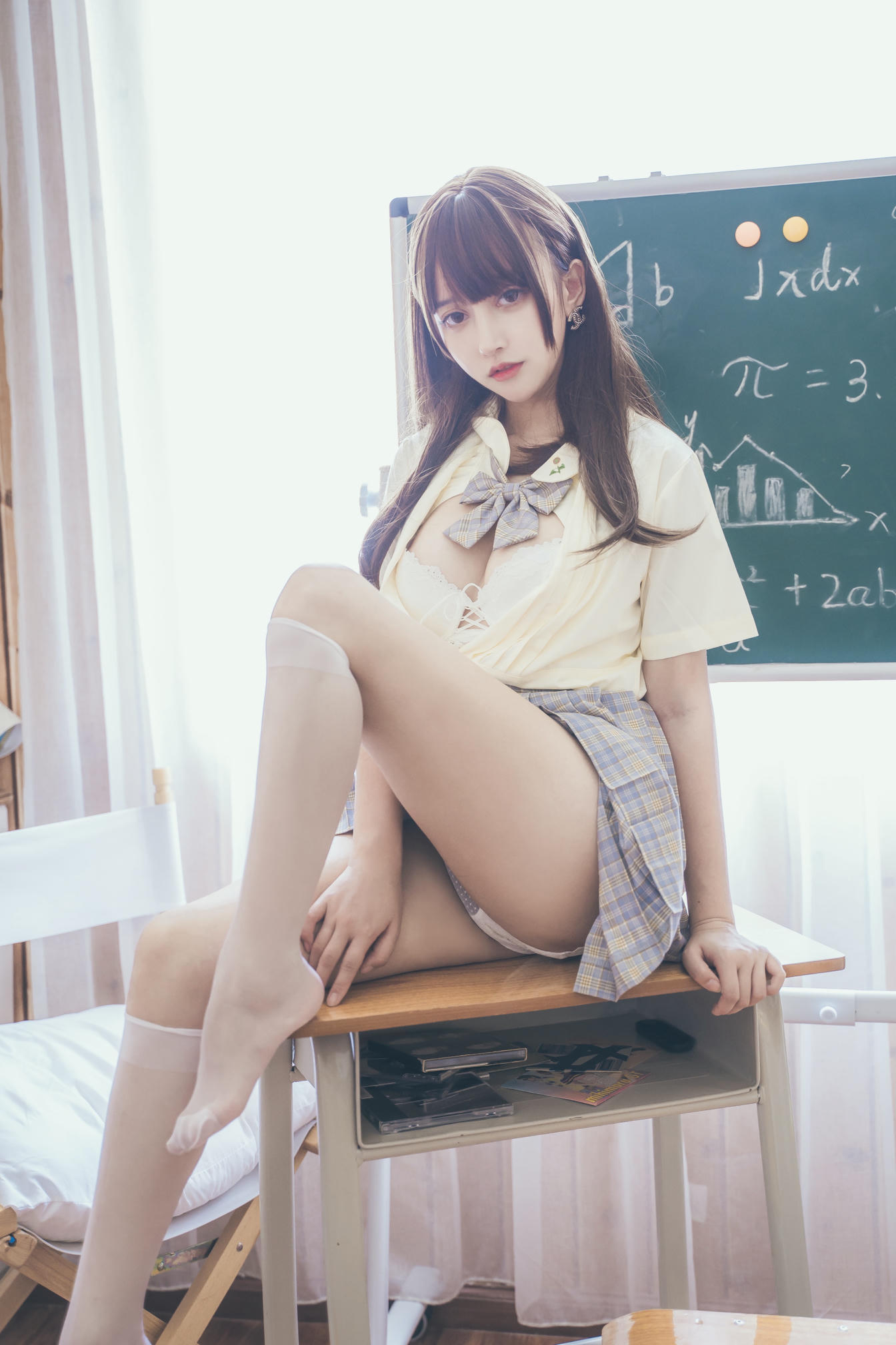 过期米线线喵 NO.077 教室 [30P-141MB]_第1集