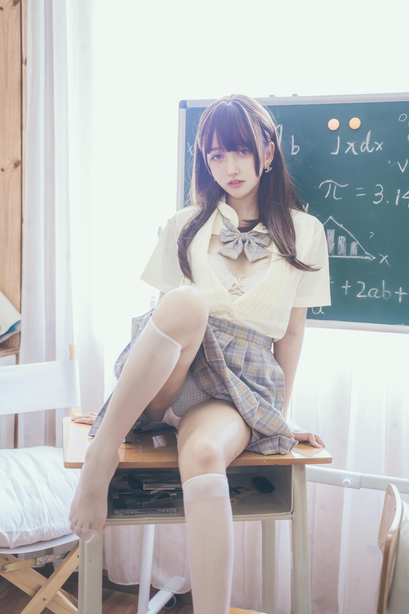 过期米线线喵 NO.077 教室 [30P-141MB]_第1集