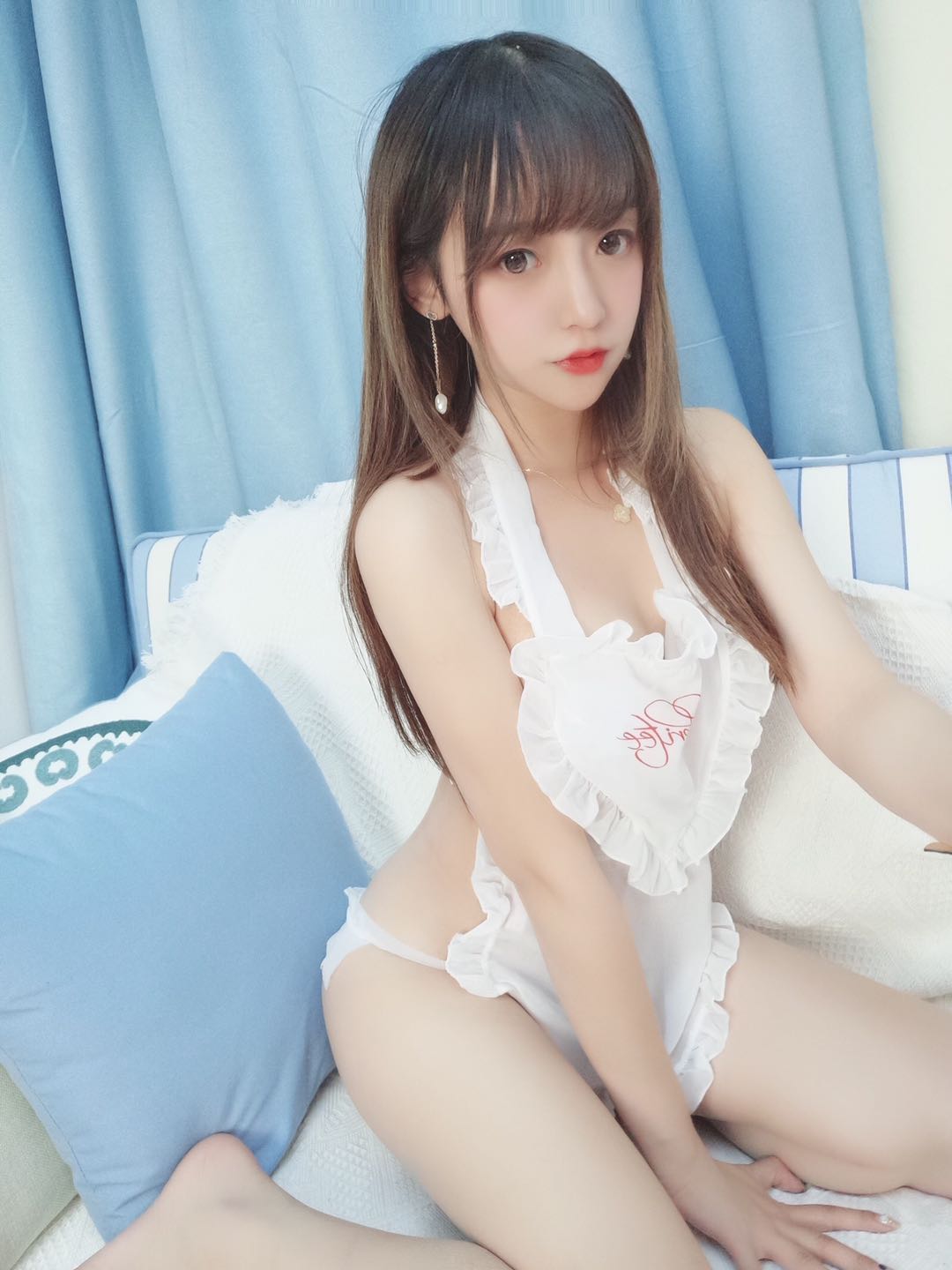 过期米线线喵 NO.008 肚兜女仆 [20P-1MB]_第1集