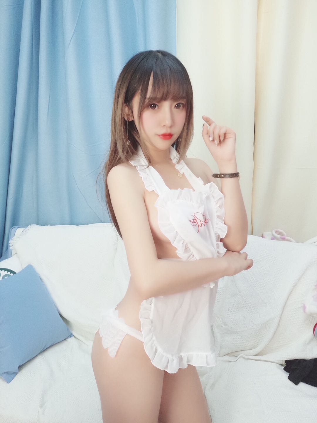 过期米线线喵 NO.008 肚兜女仆 [20P-1MB]_第1集