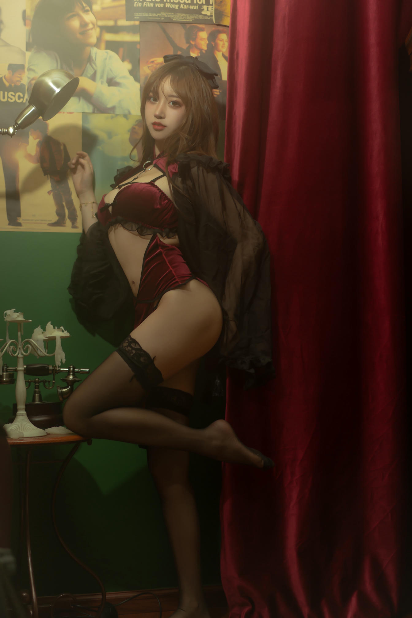 过期米线线喵 NO.100 红丝绒旗袍 [53P-86MB]_第1集