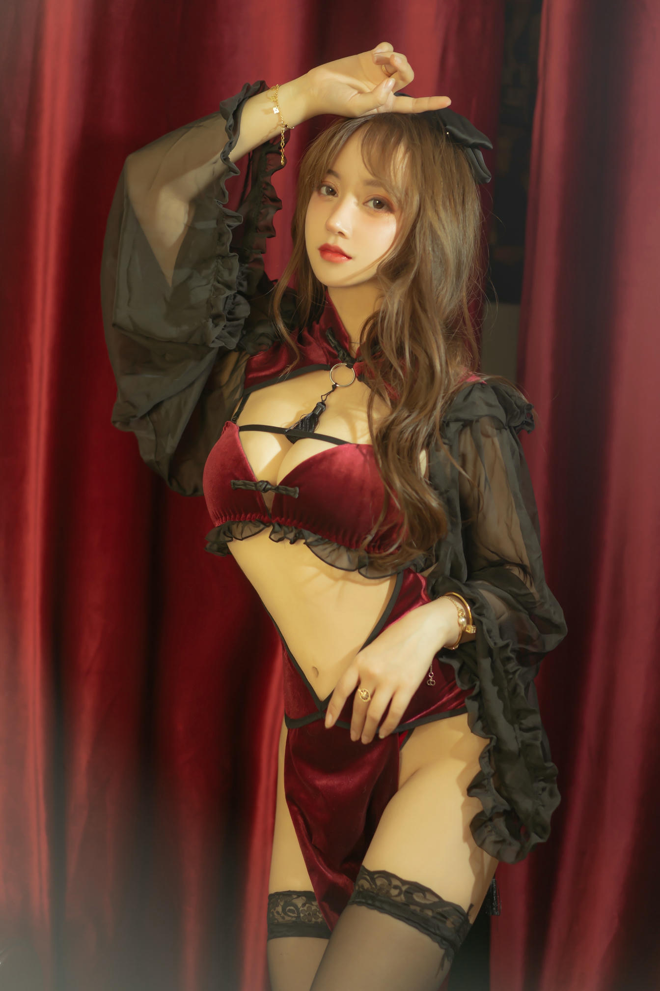 过期米线线喵 NO.100 红丝绒旗袍 [53P-86MB]_第2集