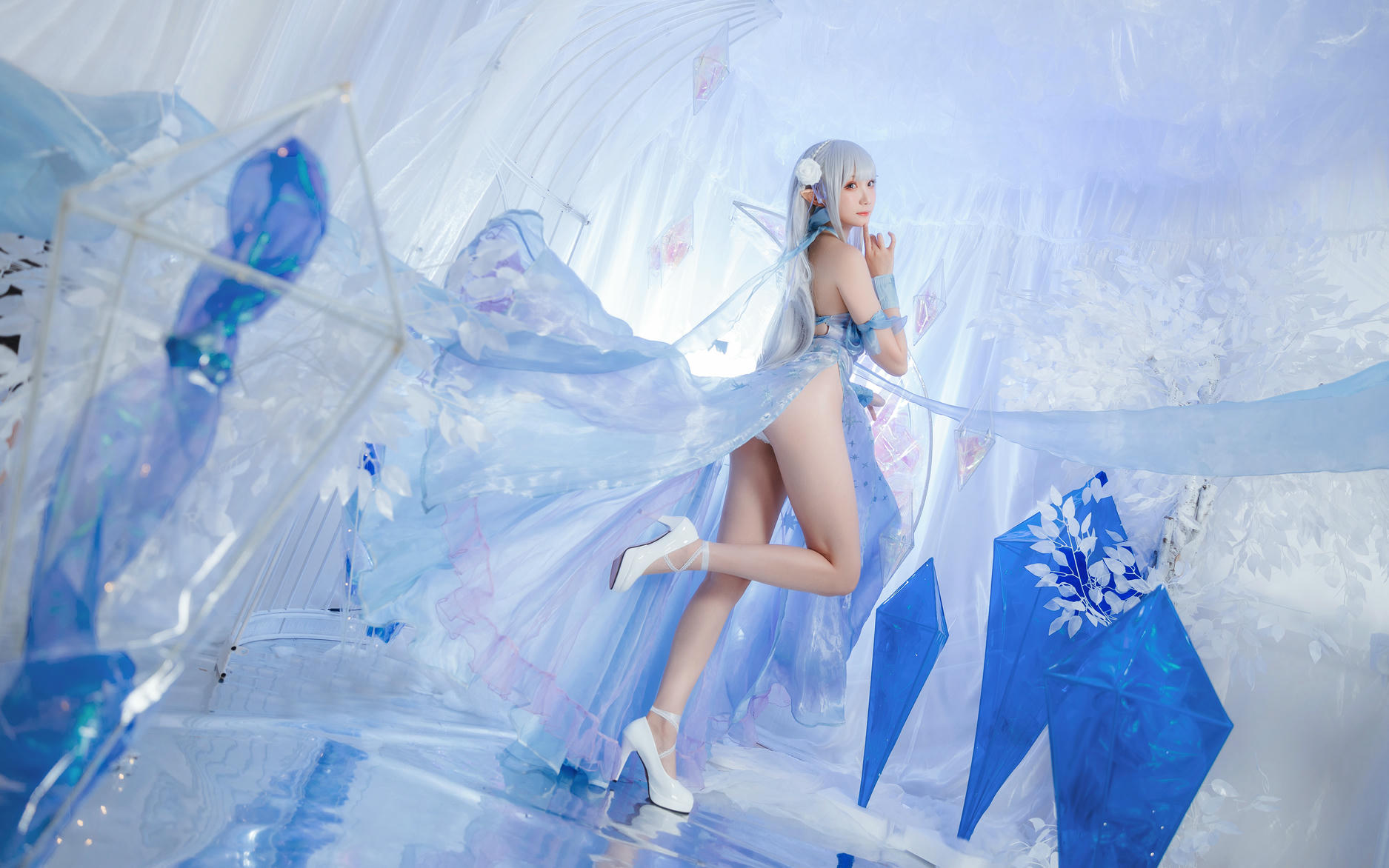 瓜希酱 NO.048 爱蜜莉雅 水晶礼服 [28P-144MB]_第1集