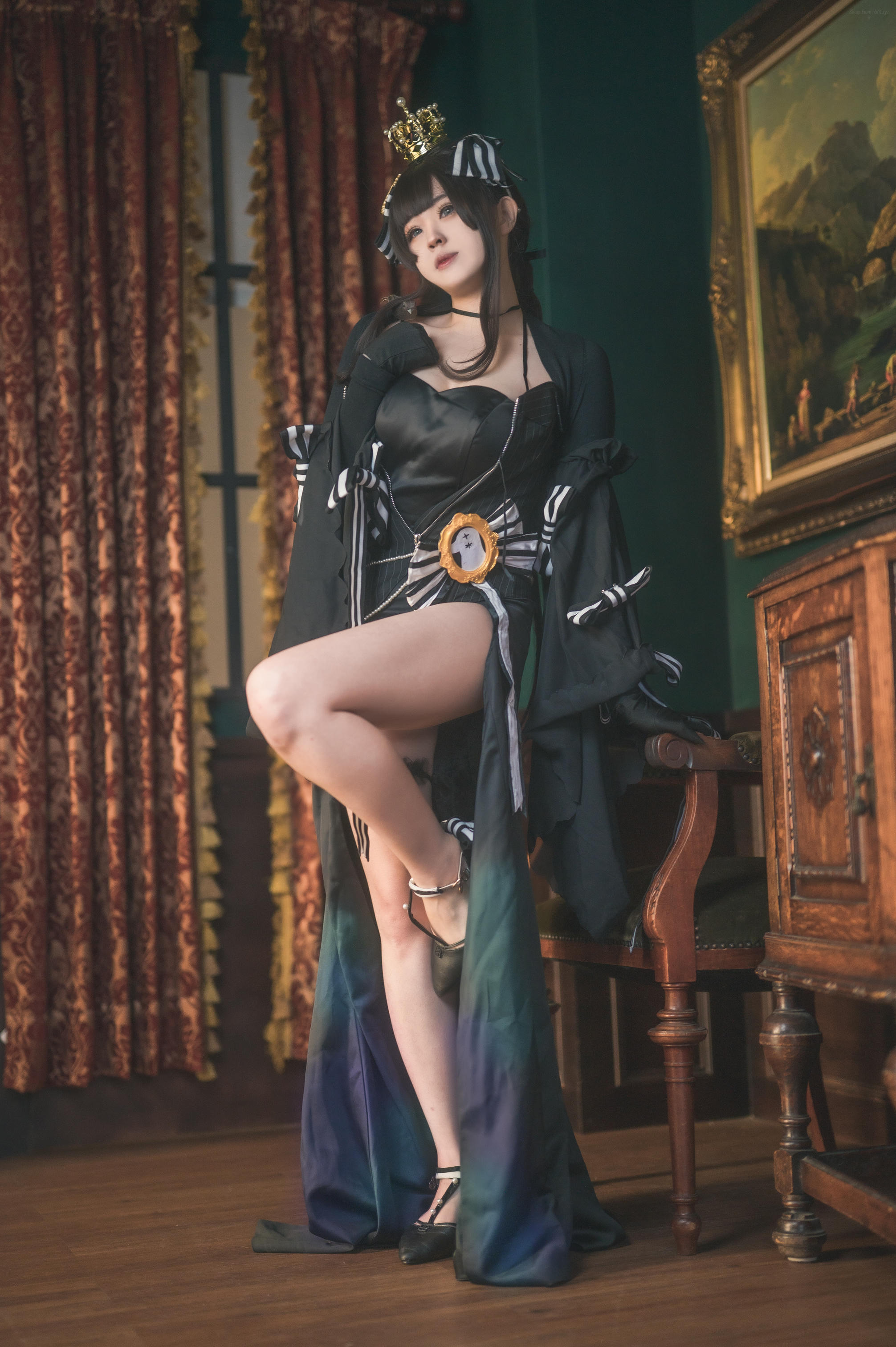 奈奈紀(@Hatori Sama)奈奈纪-2022-05-16_Robin Bird queen cosplay (8p) (Patreon)_000_第1集