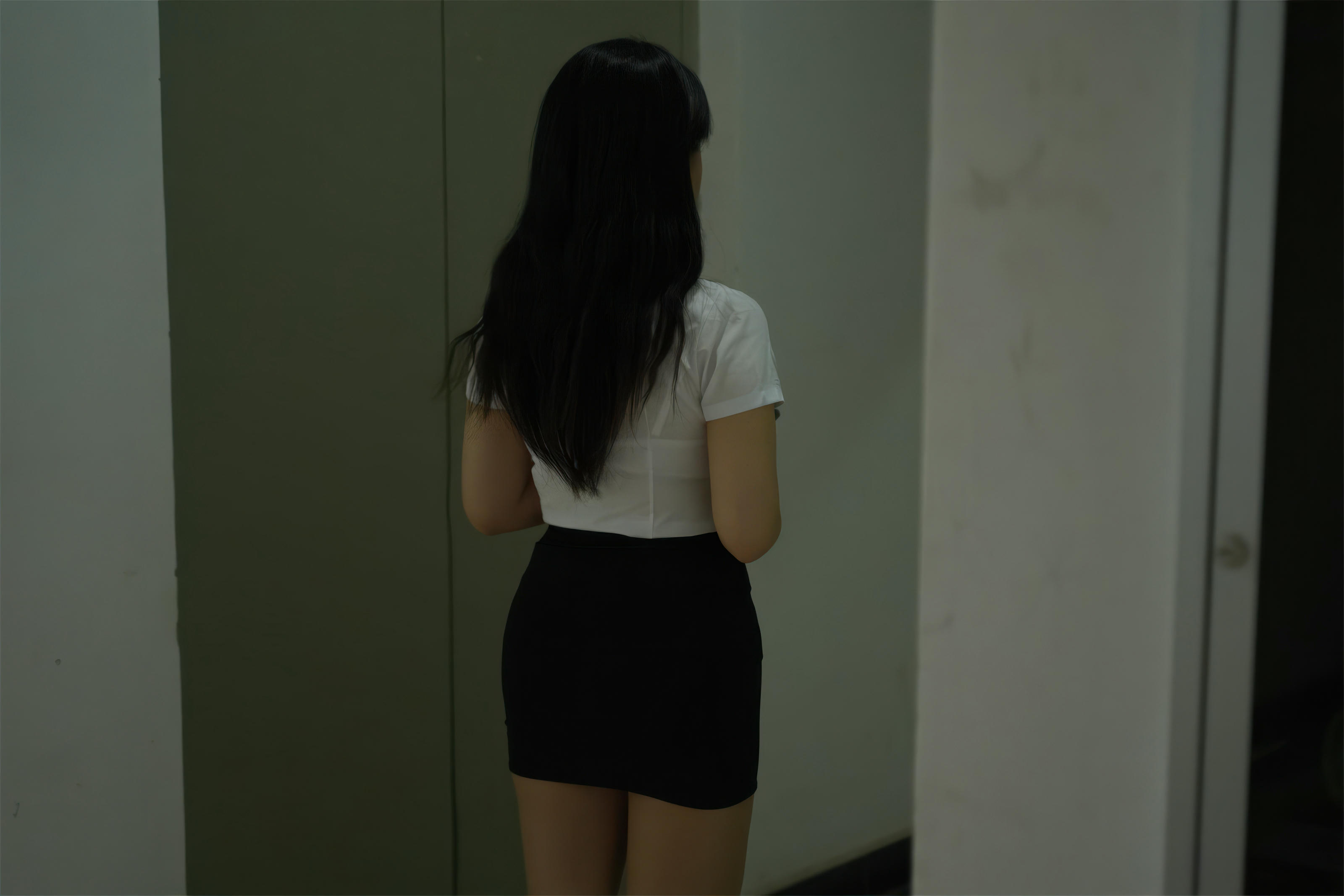 虎森森 NO.022 下班后的OL[70P-423.7M]_第1集