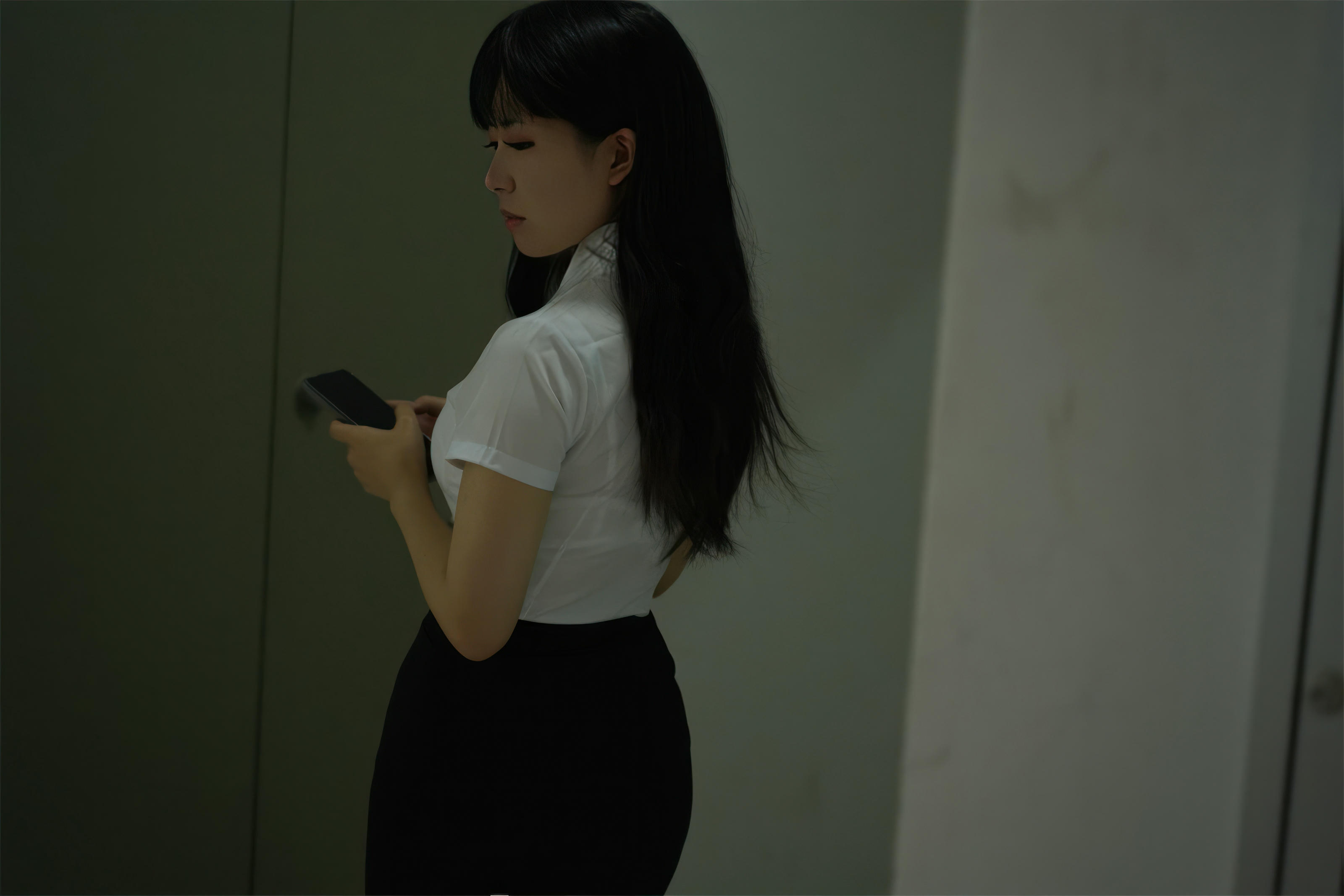 虎森森 NO.022 下班后的OL[70P-423.7M]_第1集