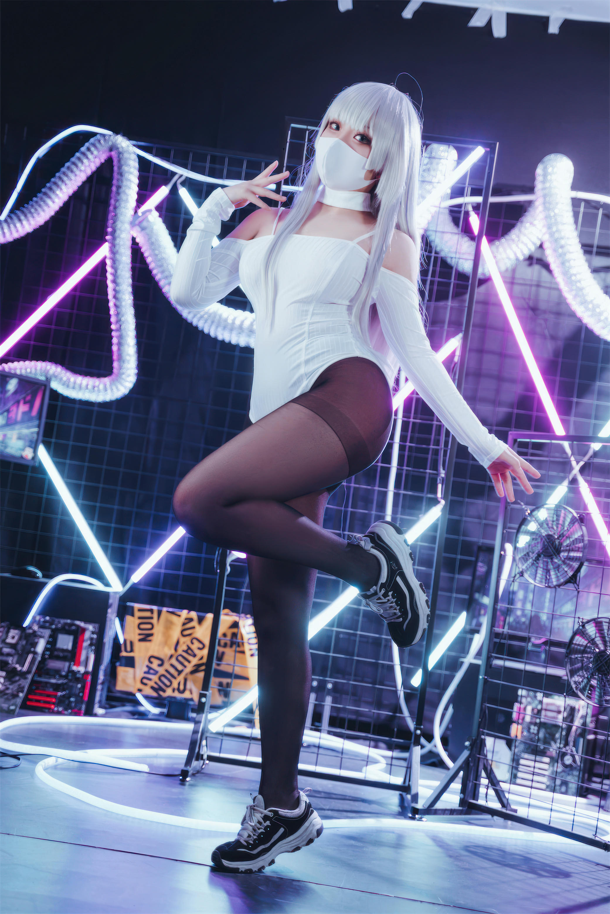 虎森森 NO.027 莺 [33P 348MB]_第1集