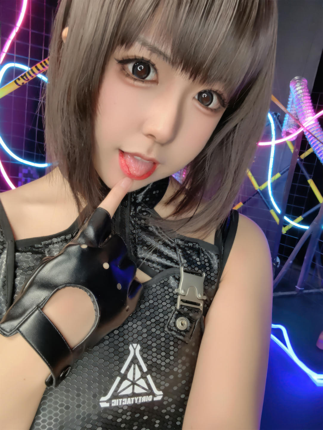 虎森森 NO.032 爱心特工 [119P 709MB]_第6集