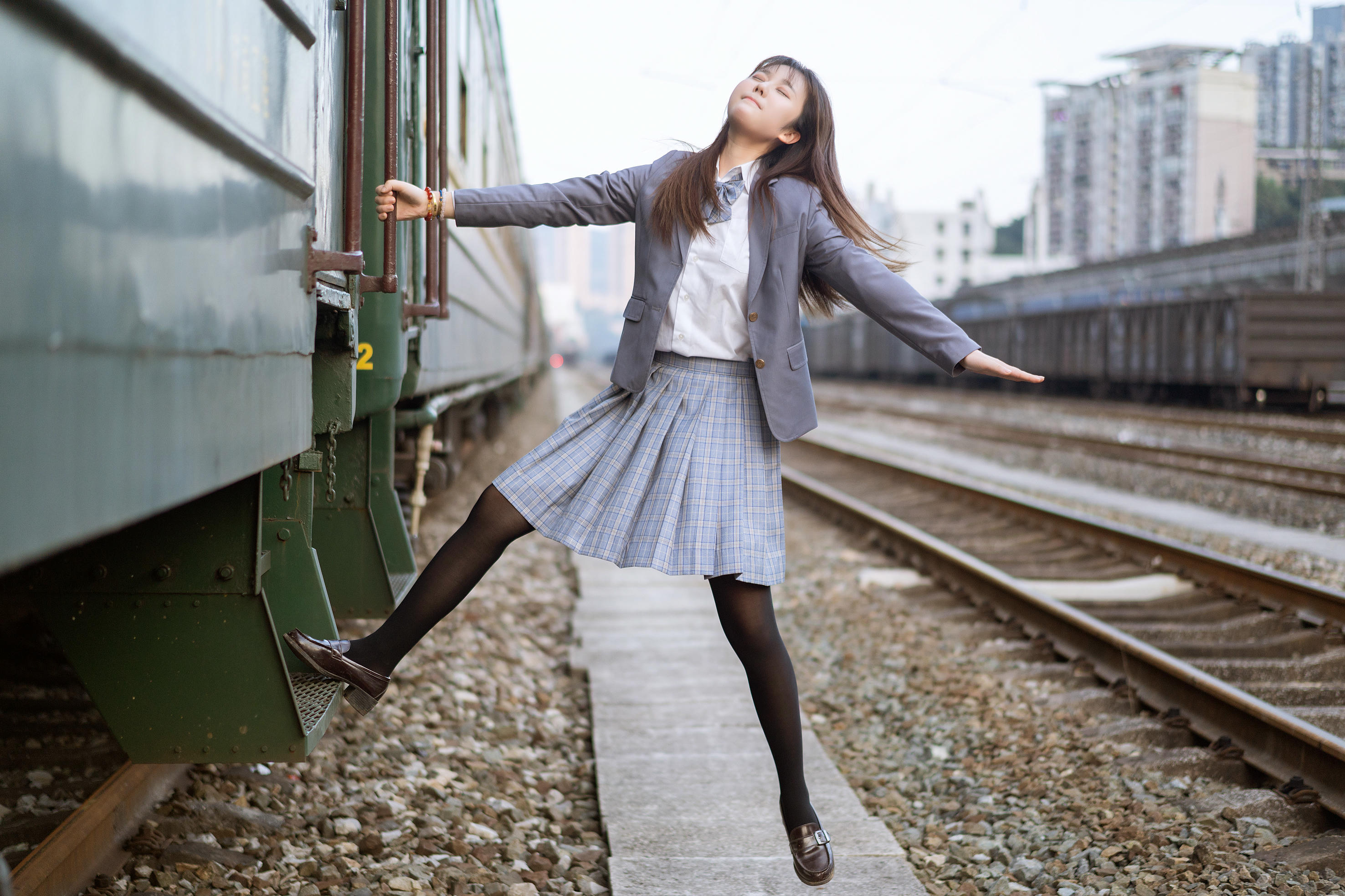 镜酱 NO.013 私奔之制服 [30P-375MB]_第1集