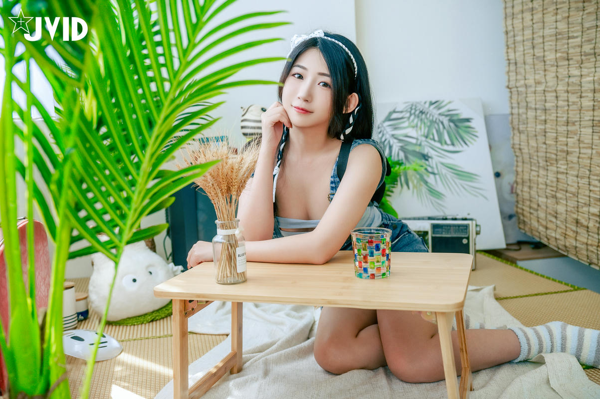 JVID NO.774 肉包Mini 小表妹の冰鎮蜜桃 [171P+1V／796MB]_第1集