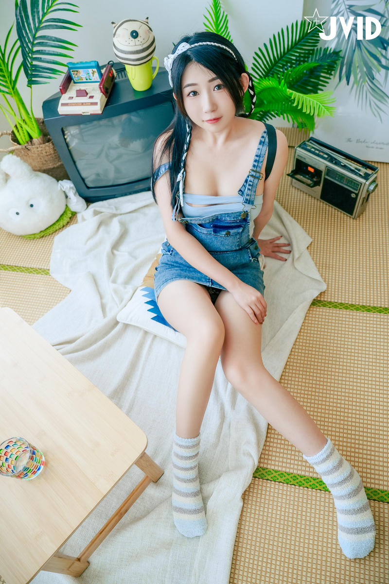 JVID NO.774 肉包Mini 小表妹の冰鎮蜜桃 [171P+1V／796MB]_第1集