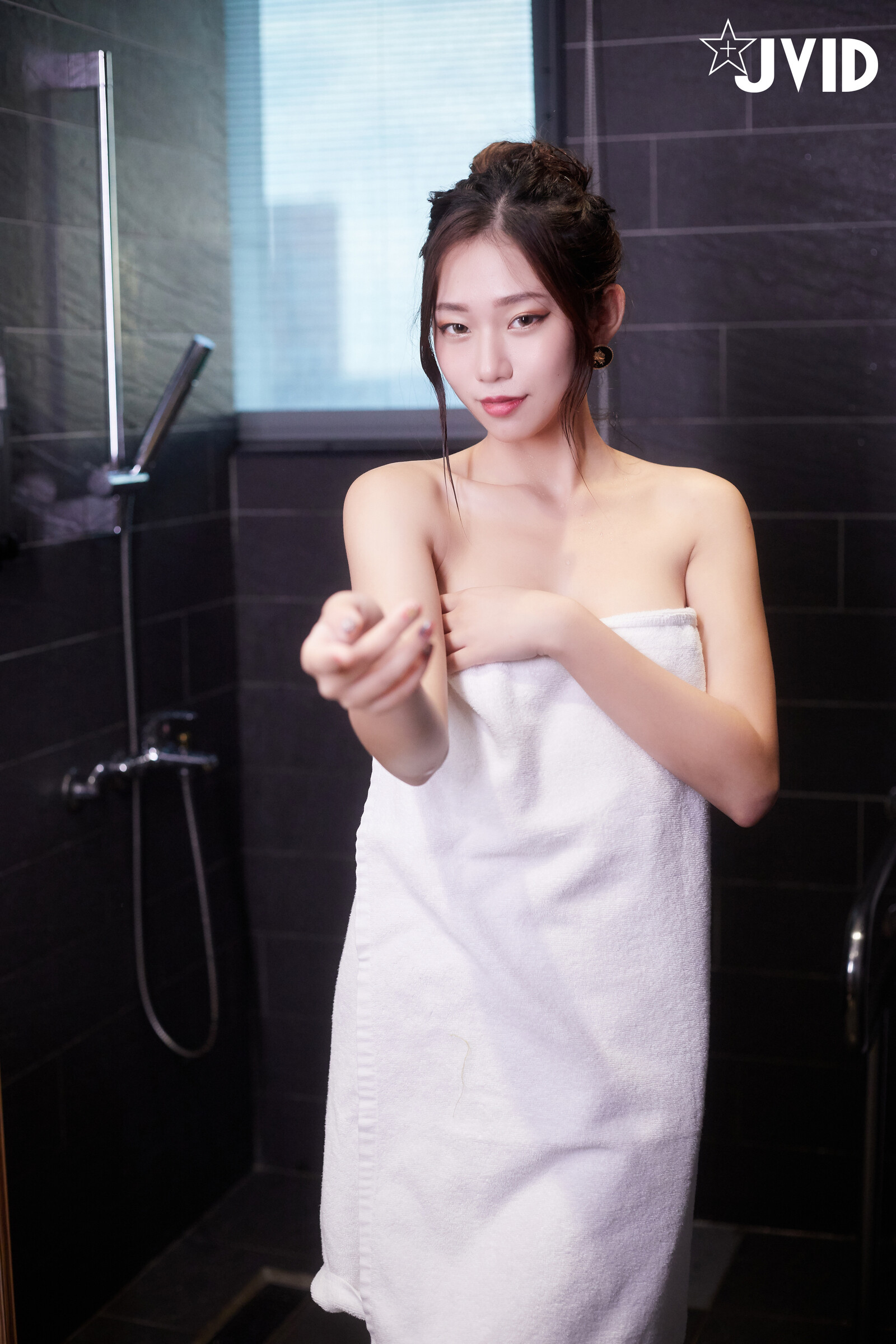 JVID NO.810 Verna 偶然的瞬間 機率千分之一 [132P+1V／258MB]_第2集