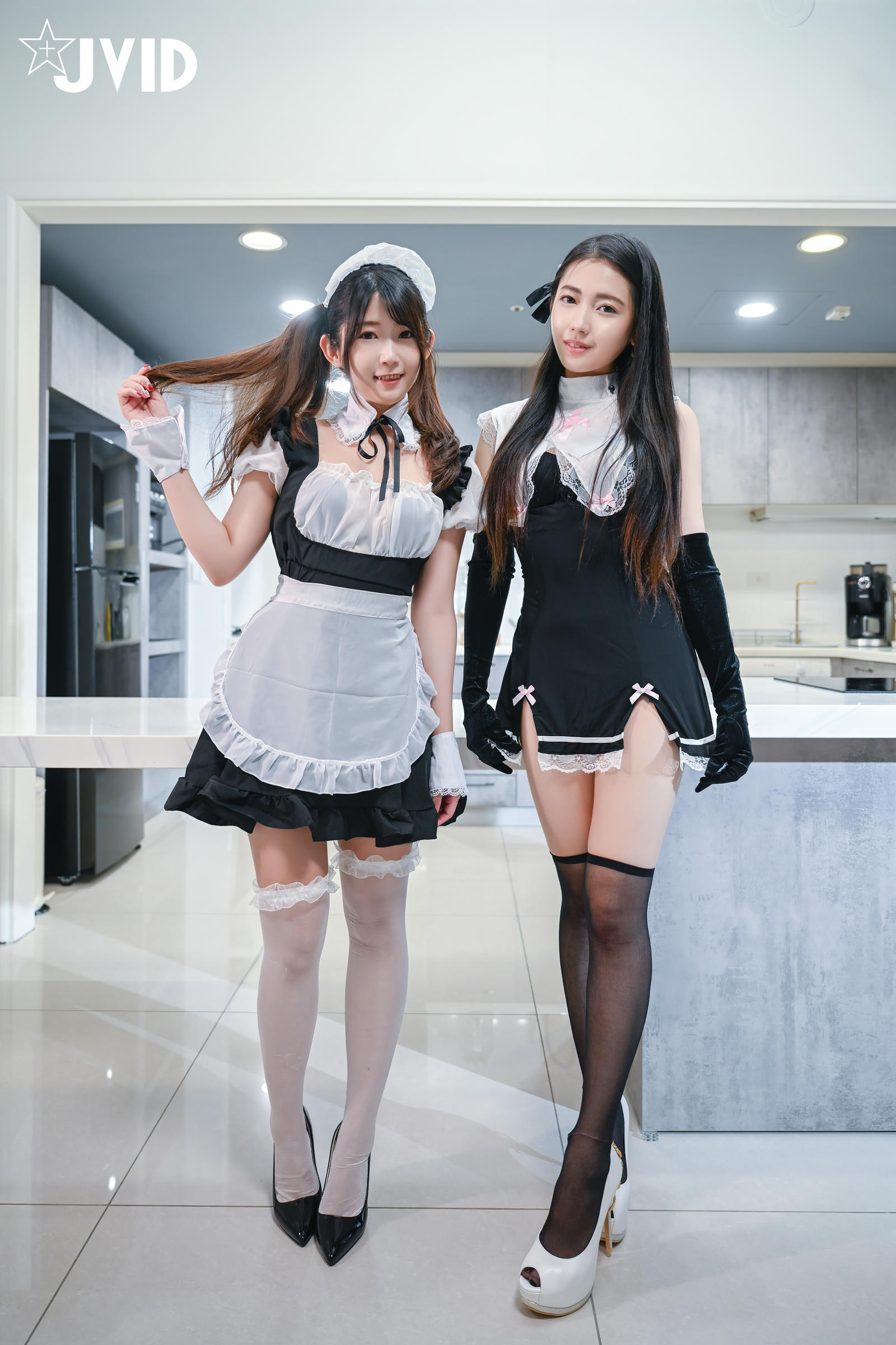 JVID NO.903 肉包Mini 夏暮光_豪宅雙女僕餐桌激烈碰撞 [99P+1V 1.68GB]_第4集