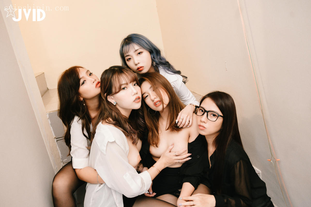 JVID – DesireVol.SXD营业部5位黑丝OL.下班后的淫行旅馆 104P1V_第5集