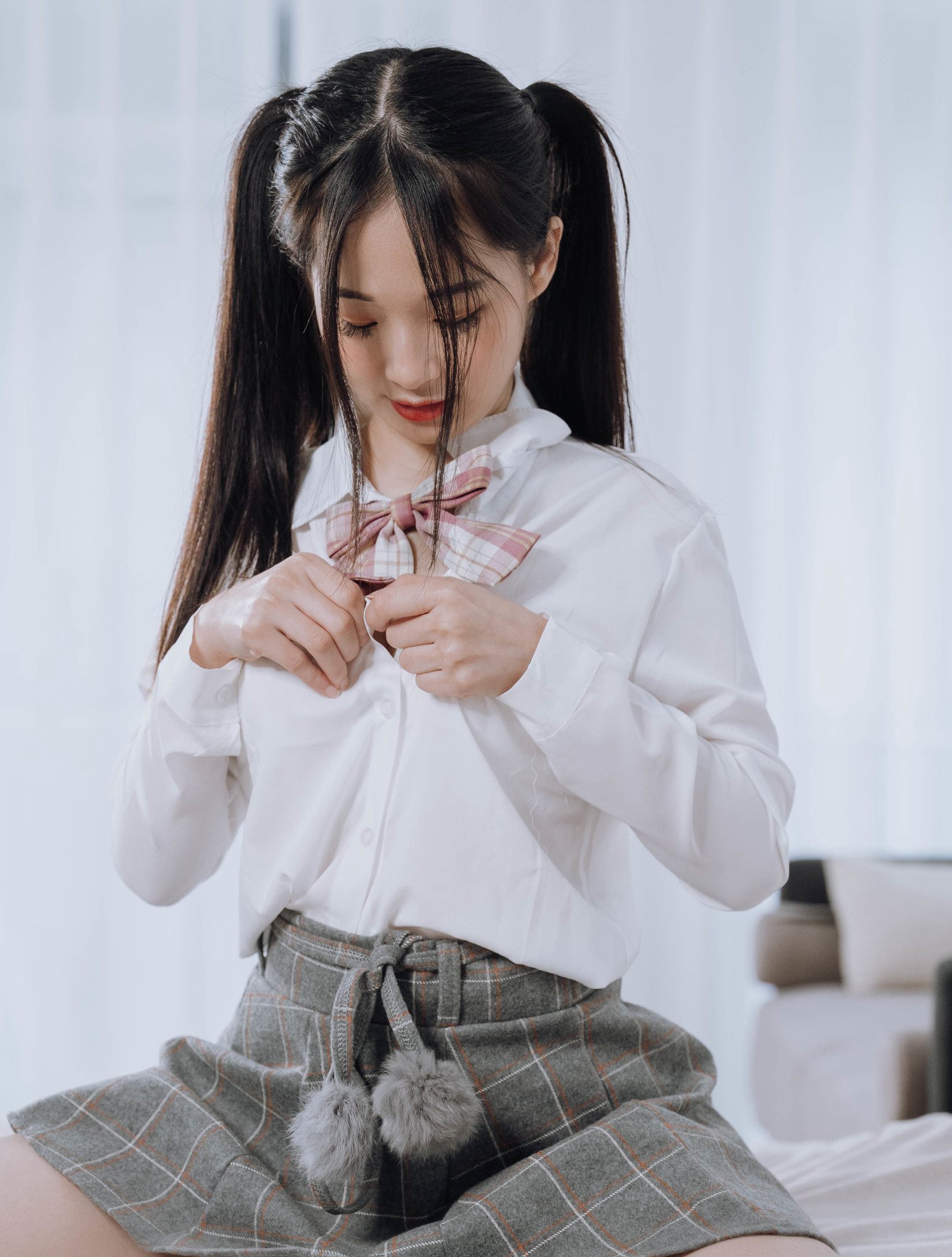 JVID 绝品双马尾女孩想在学长的胯下依偎四点全露 132P1V_第2集