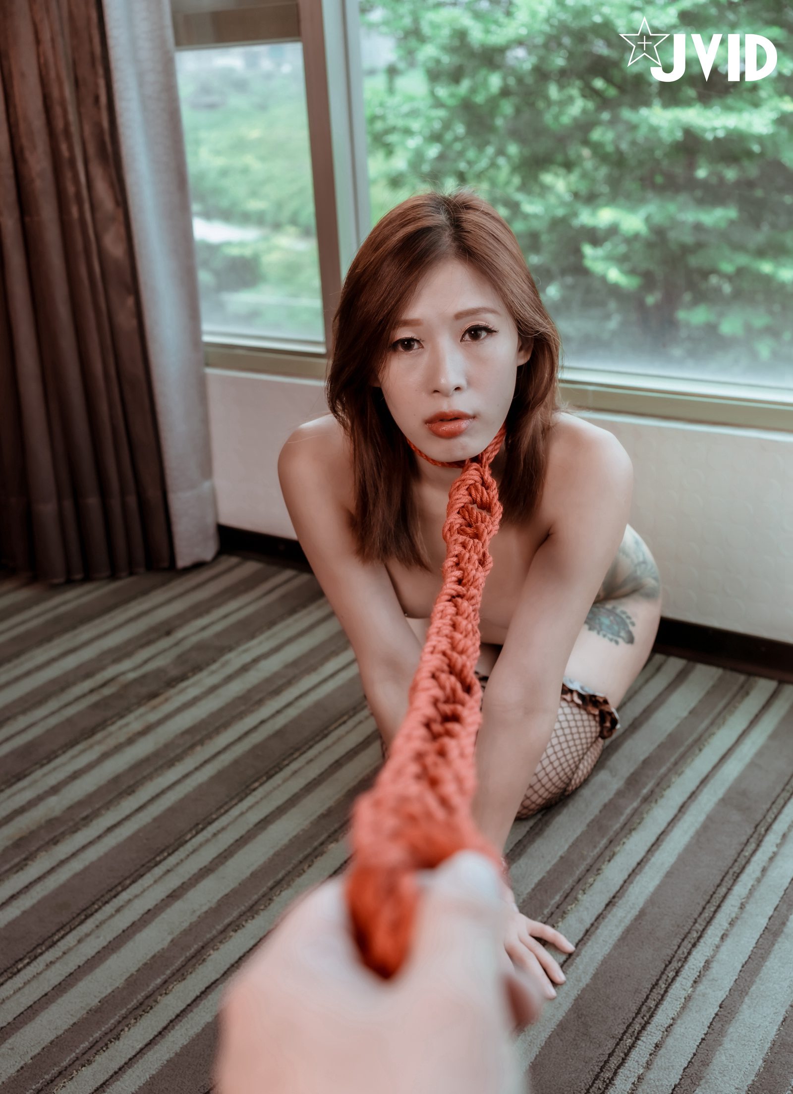 JVID - 2020-09-05出品绳缚摄影大师巴贝瑞色色的美女模特【白荷】想要全裸绑在窗边自慰DIY给大家看图117P+1V_第3集