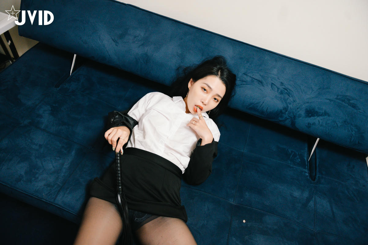 JVID顶级大尺〗绝美OL教师下课后制服诱惑全解锁全裸禁欲情爱释放漂亮美乳 76P1V_第1集