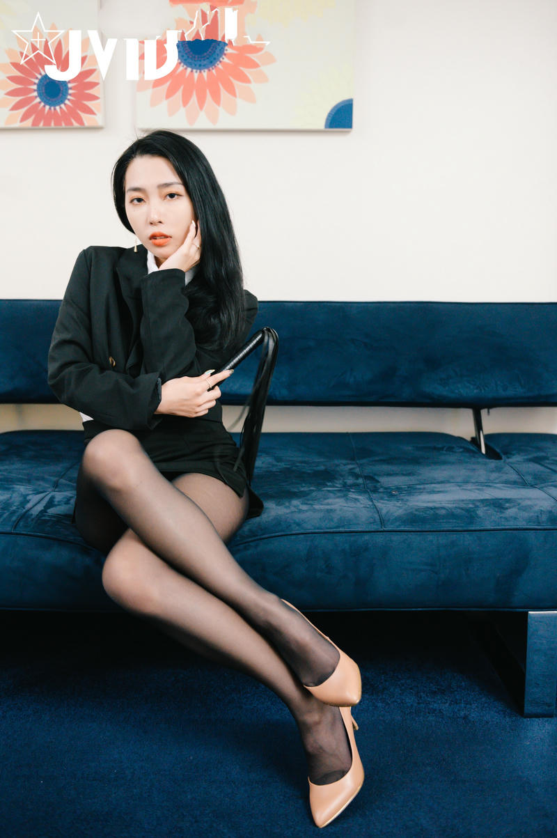 JVID顶级大尺〗绝美OL教师下课后制服诱惑全解锁全裸禁欲情爱释放漂亮美乳 76P1V_第2集