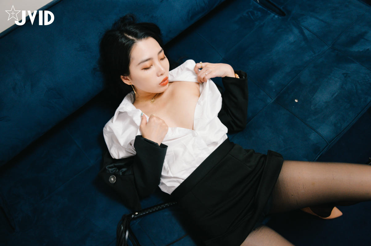 JVID顶级大尺〗绝美OL教师下课后制服诱惑全解锁全裸禁欲情爱释放漂亮美乳 76P1V_第3集
