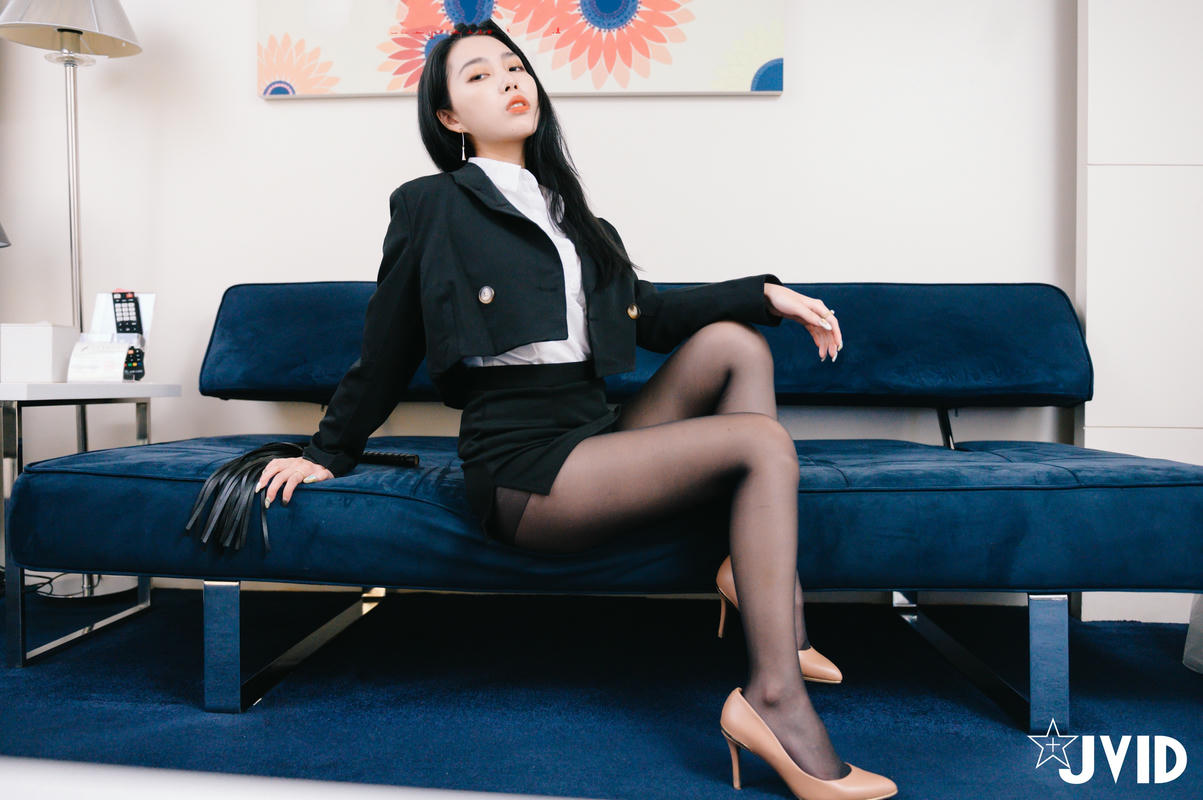 JVID顶级大尺〗绝美OL教师下课后制服诱惑全解锁全裸禁欲情爱释放漂亮美乳 76P1V_第3集