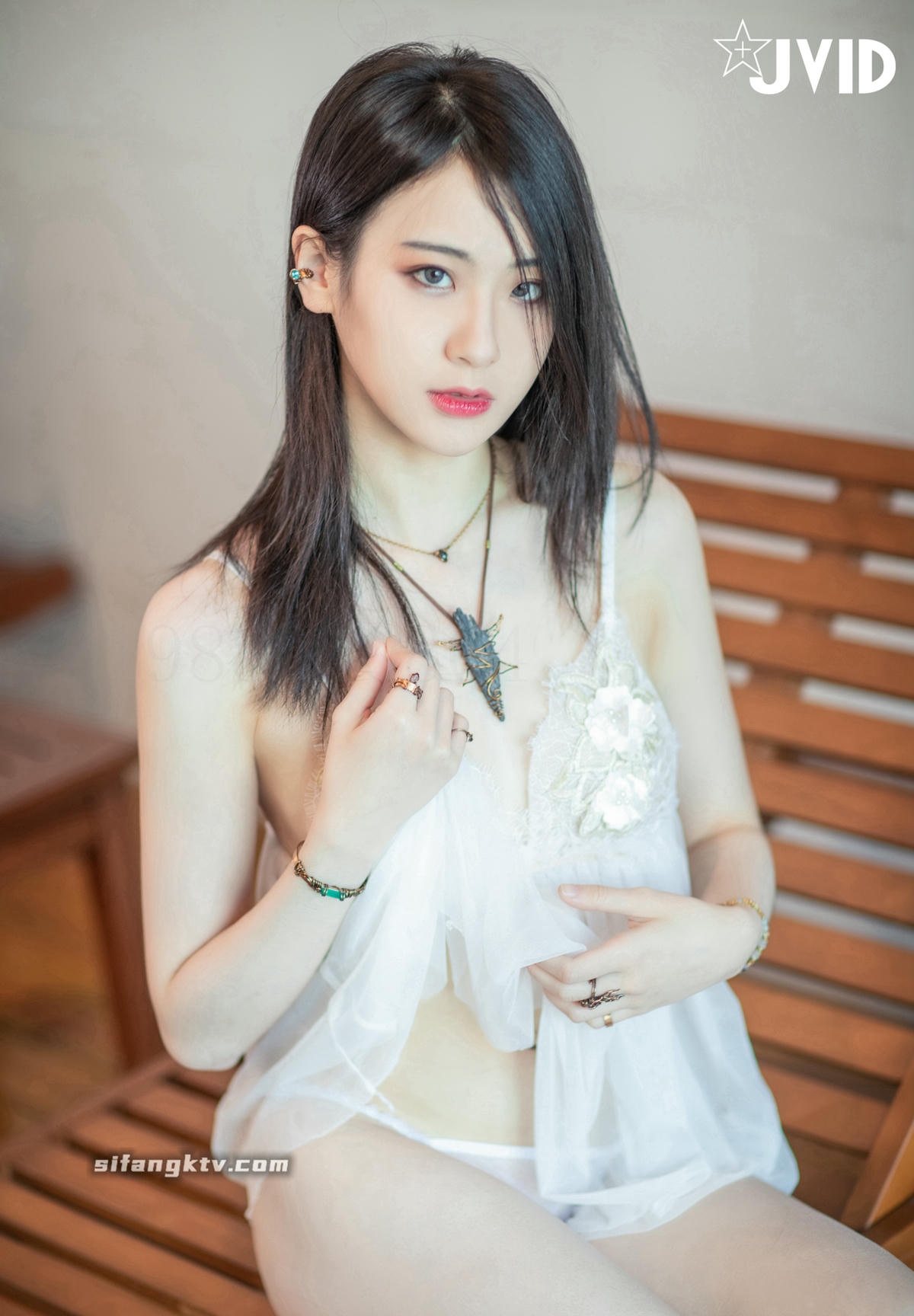 年终大回馈-女神尤妆妆私宅公开邀你共浴共眠 98P1V_第16集