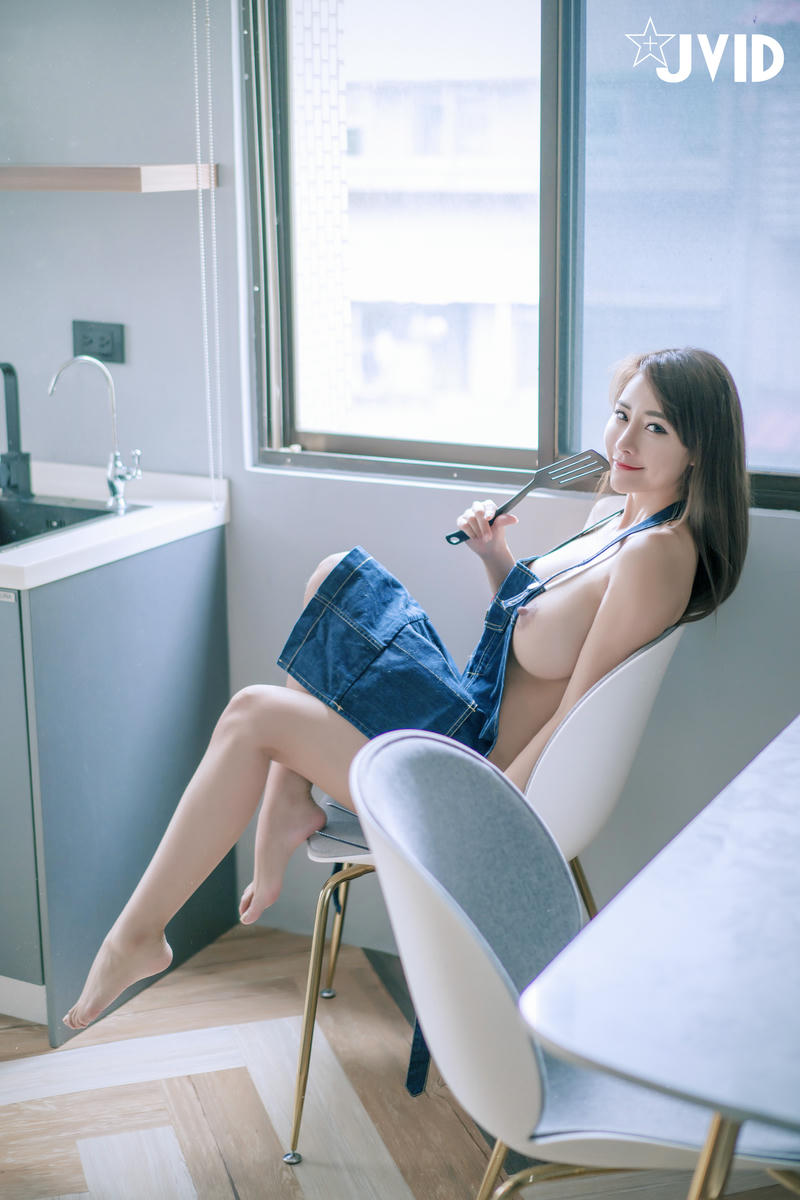 顶级私人珍藏！绝美JVID神级爆乳尤物▌乐乐 ▌裸体围裙逆天曼妙身材极品一线天白虎美穴 血脉喷张令人欲罢不能_第2集