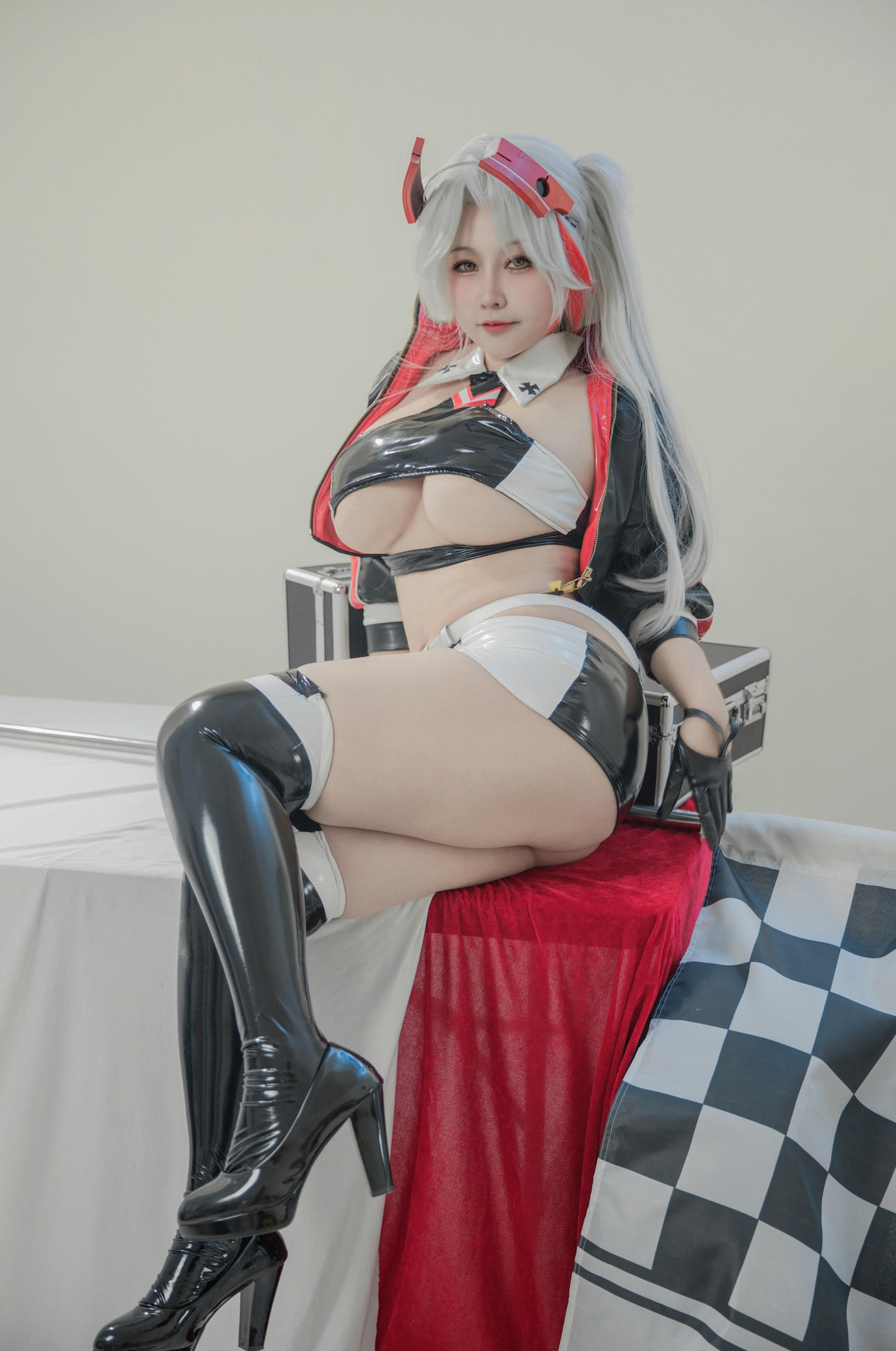 KANEKO_咔喵 NO.031 欧根亲王 赛车服[36P 2V 769.3M]_第1集