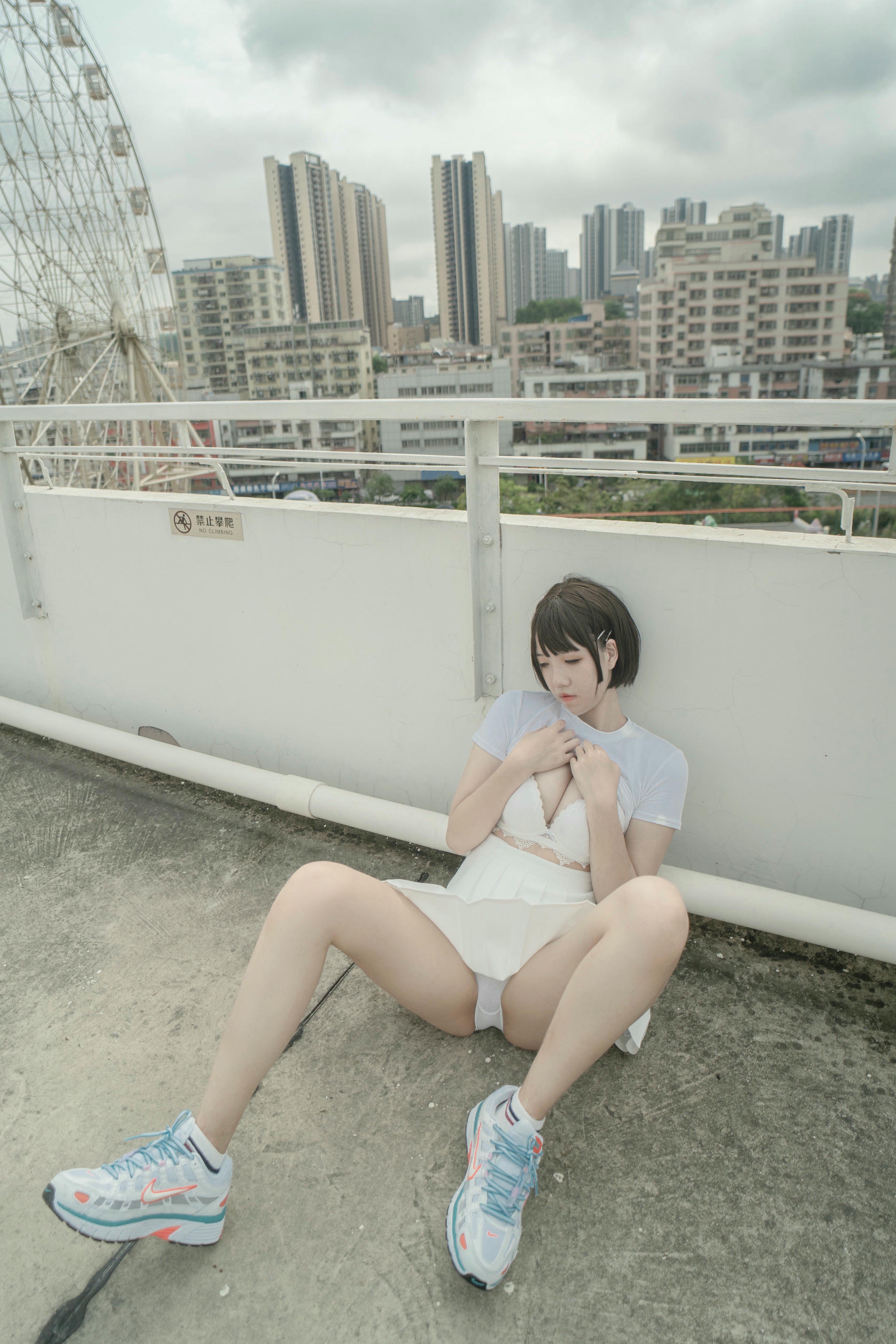 阿薰kaOri NO.015 天台 [82P1V-649MB]_第2集