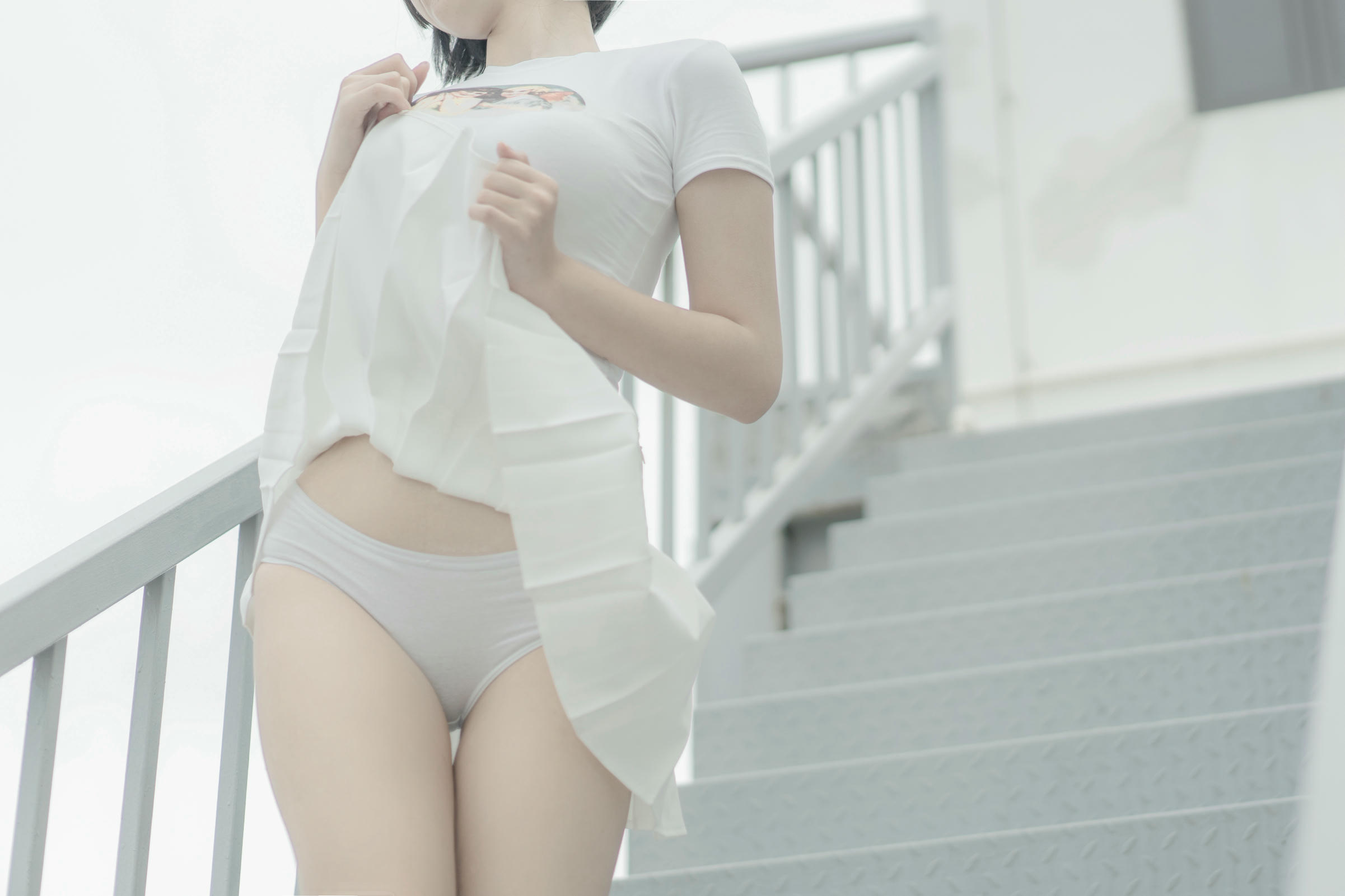 阿薰kaOri NO.015 天台 [82P1V-649MB]_第3集