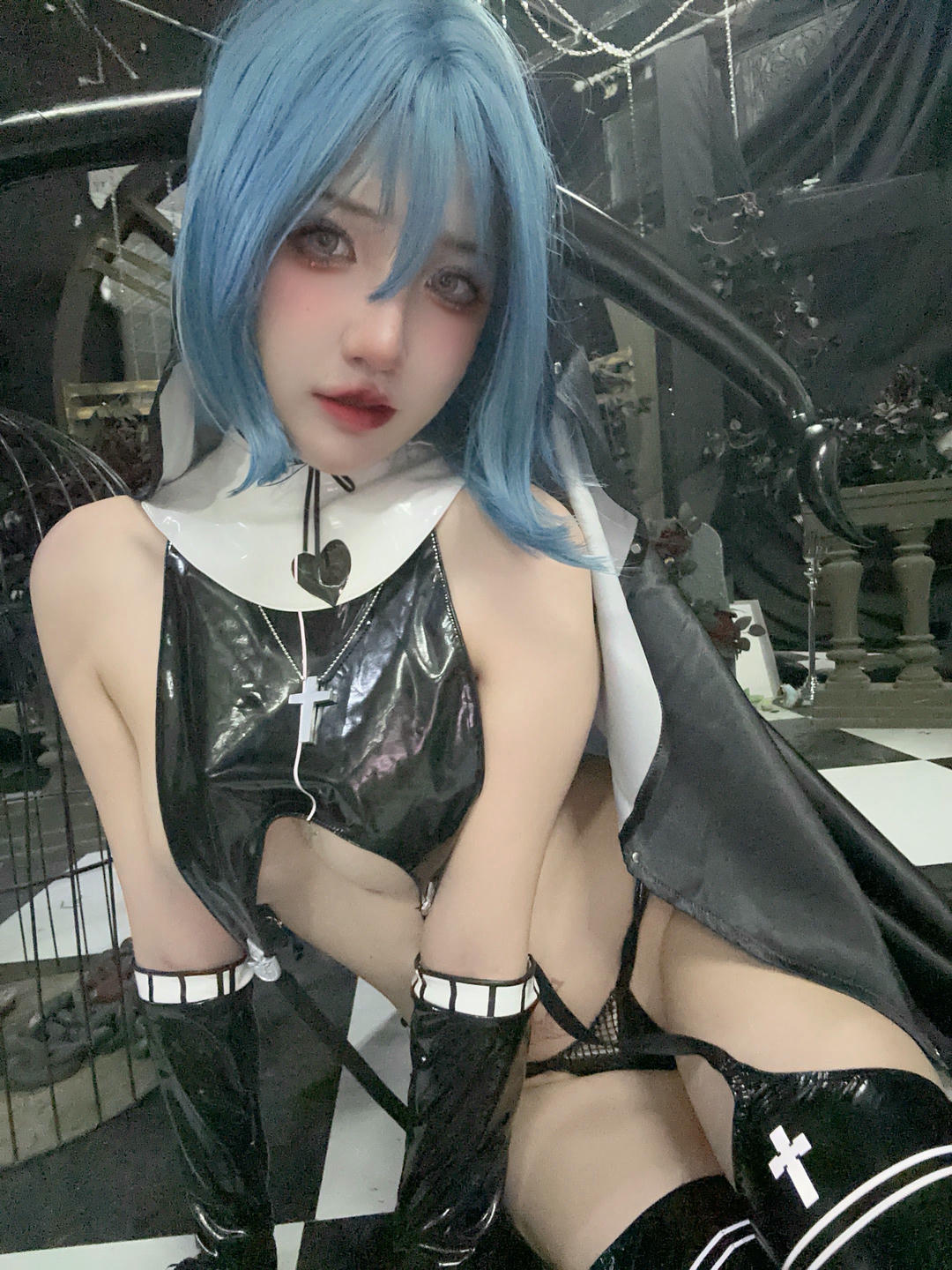 阿薰kaOri NO.030 蓝羽毛w魅魔[95P5V-927MB]_第1集