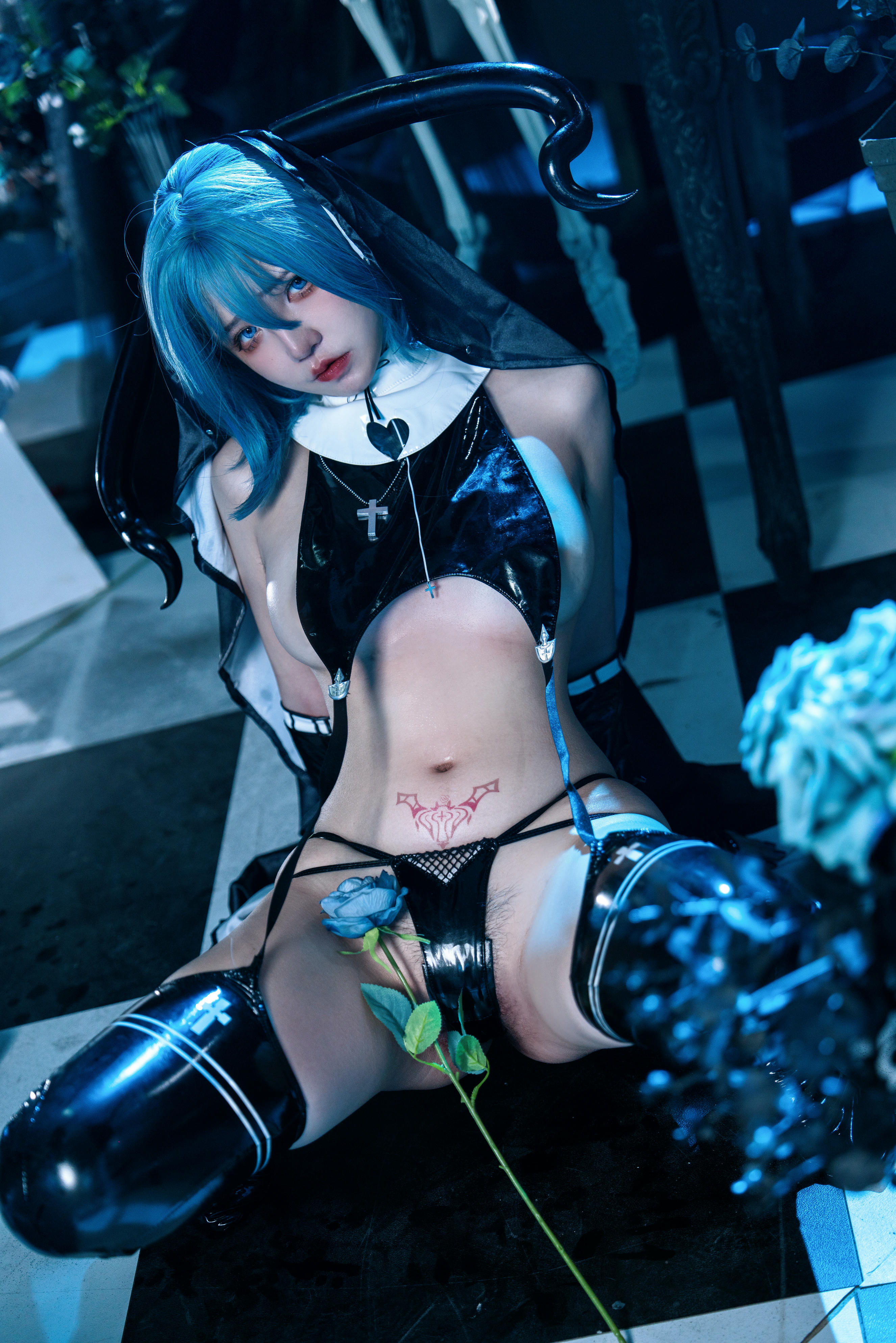 阿薰kaOri NO.030 蓝羽毛w魅魔[95P5V-927MB]_第5集