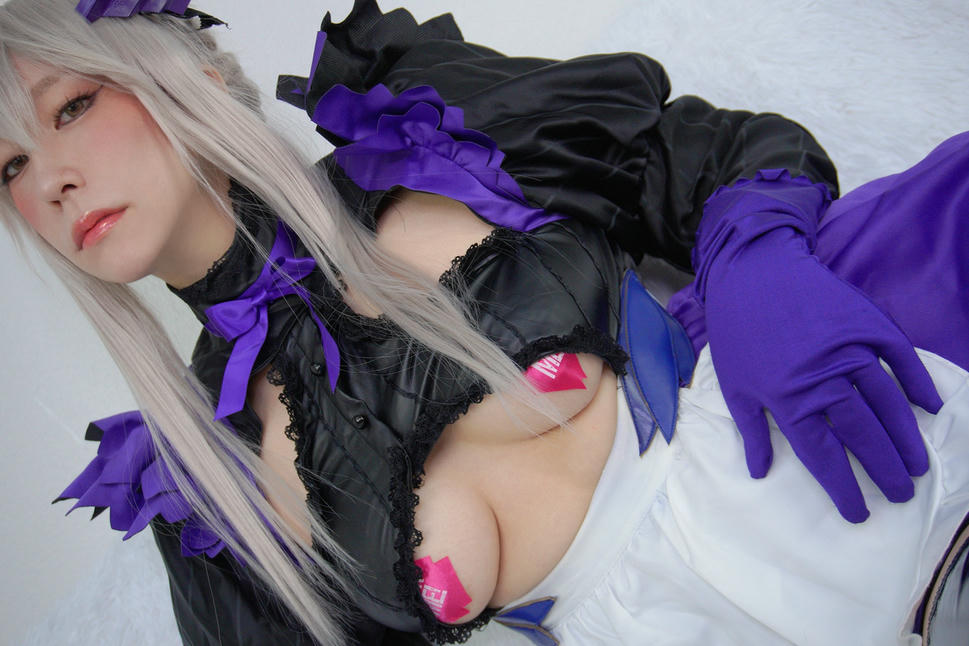 林檎蜜纪Cosplayer-HERESYNO.028 りんごみつき妄想セクションvol_1.9_いいなりすけべ村温泉・デカ尻デカパイ_下乳上にスケベ令呪で牛コス＆メイドを着せて好き放題しちゃう(略) [170P9V-735MB]_第1集