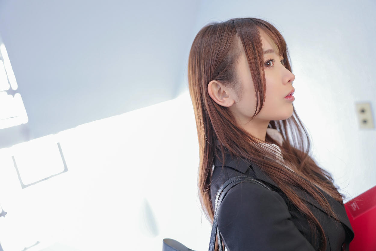 日本coser-193iKkyu3-いくみ NO.037 iKkyu3(いくみ) いくみ先輩とまさかの相部屋宿泊 [234P 243MB]_第1集