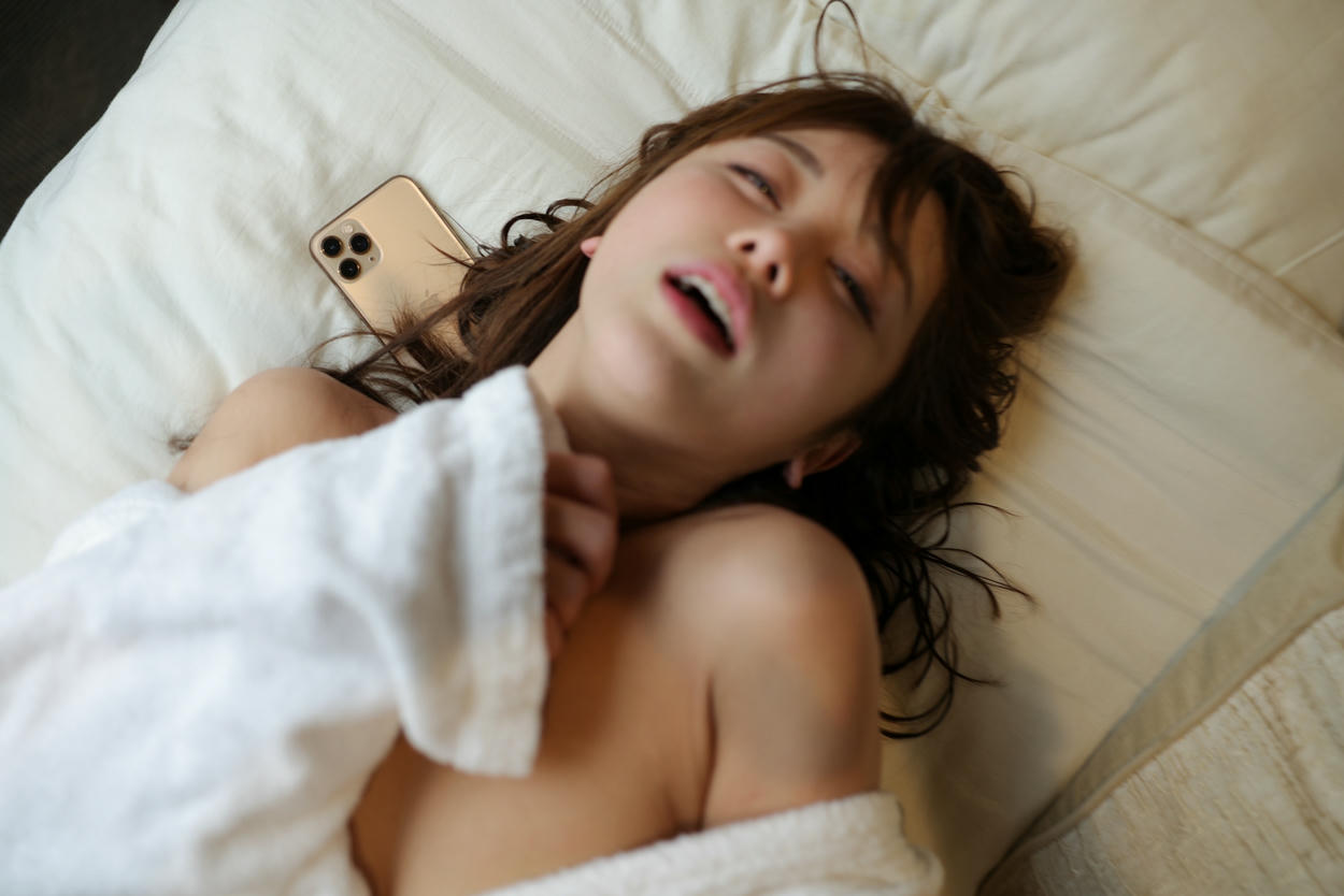 日本coser-193iKkyu3-いくみ NO.037 iKkyu3(いくみ) いくみ先輩とまさかの相部屋宿泊 [234P 243MB]_第8集