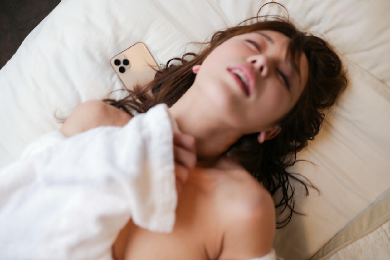 日本coser-193iKkyu3-いくみ NO.037 iKkyu3(いくみ) いくみ先輩とまさかの相部屋宿泊 [234P 243MB]_第9集