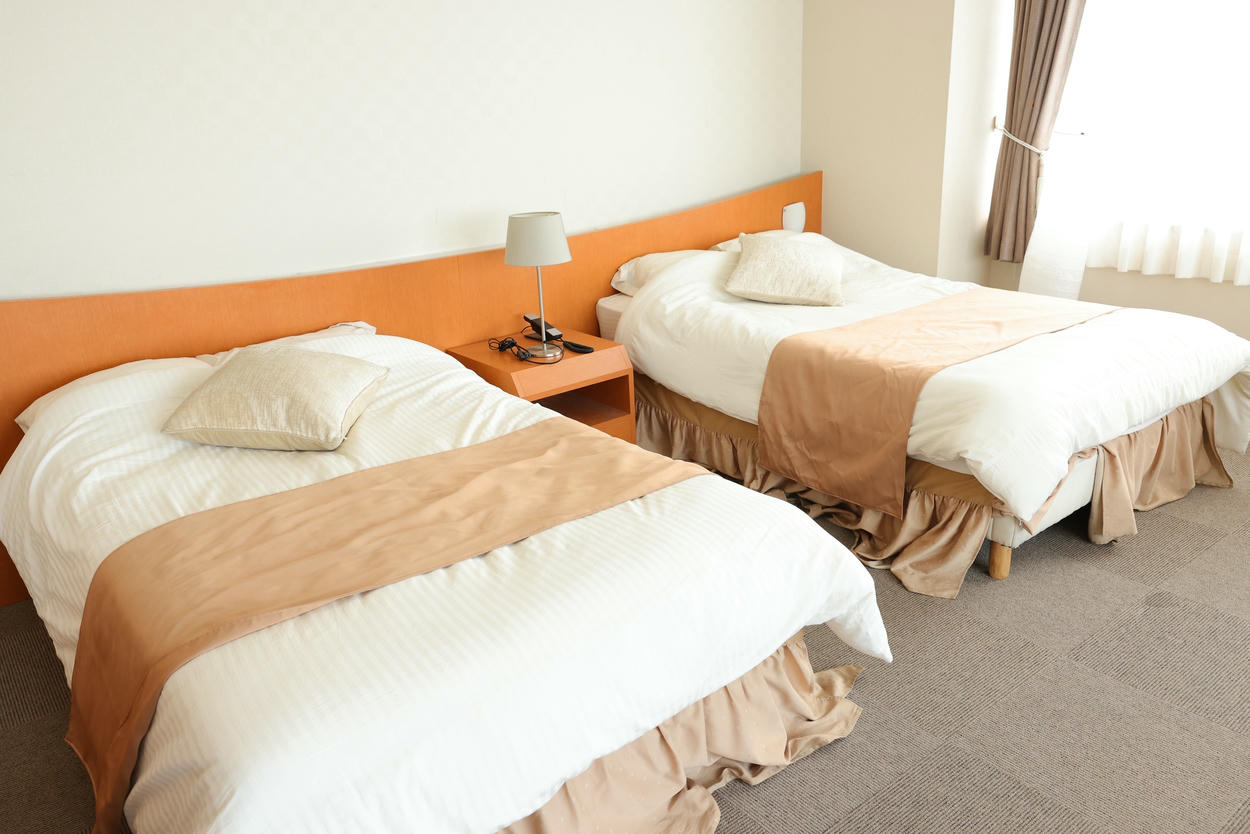 日本coser-193iKkyu3-いくみ NO.037 iKkyu3(いくみ) いくみ先輩とまさかの相部屋宿泊 [234P 243MB]_第12集