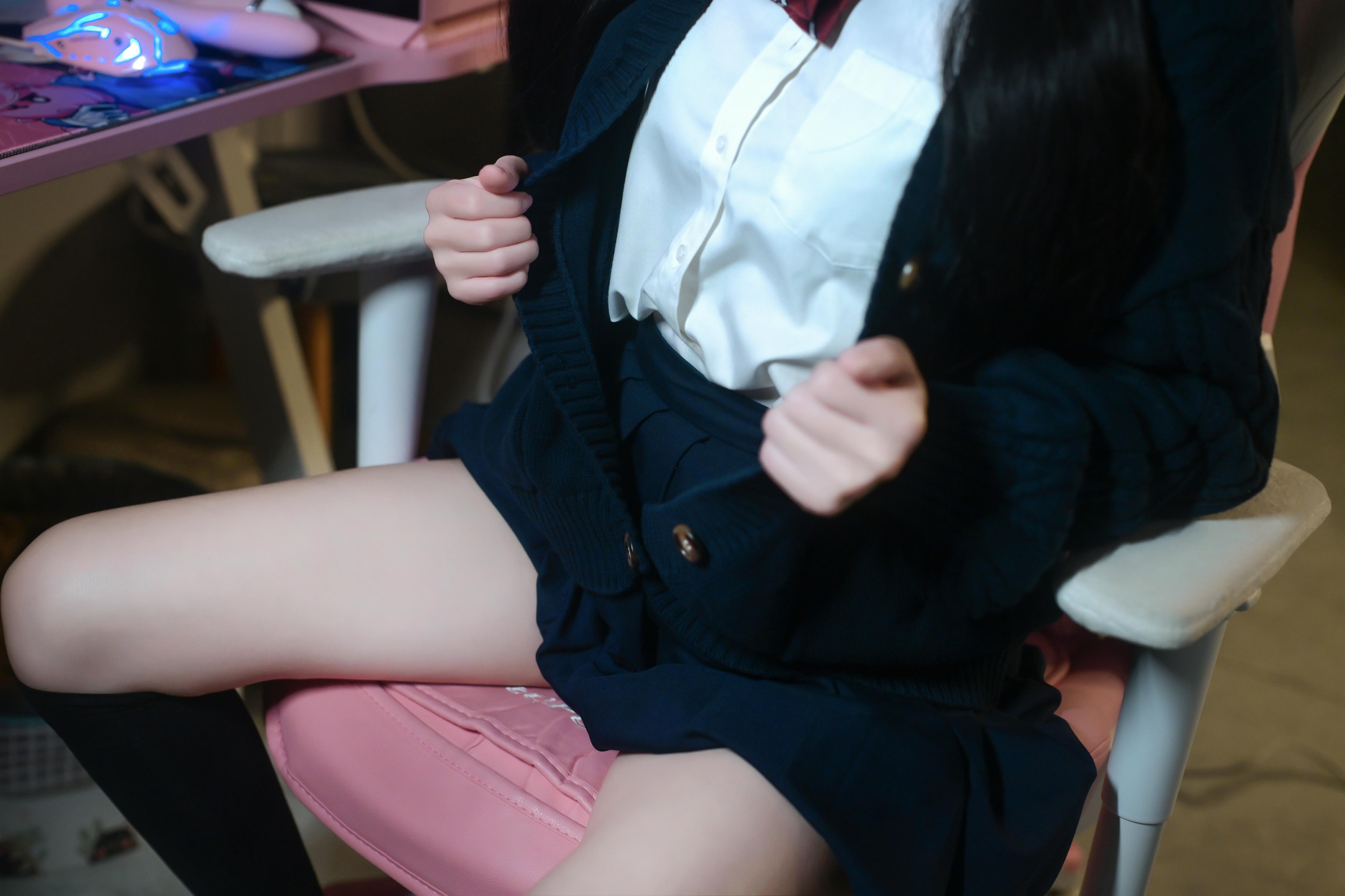 鹿八岁 NO.010 少女的悸动XJK双马尾 [120P1V 2.88GB]_第3集