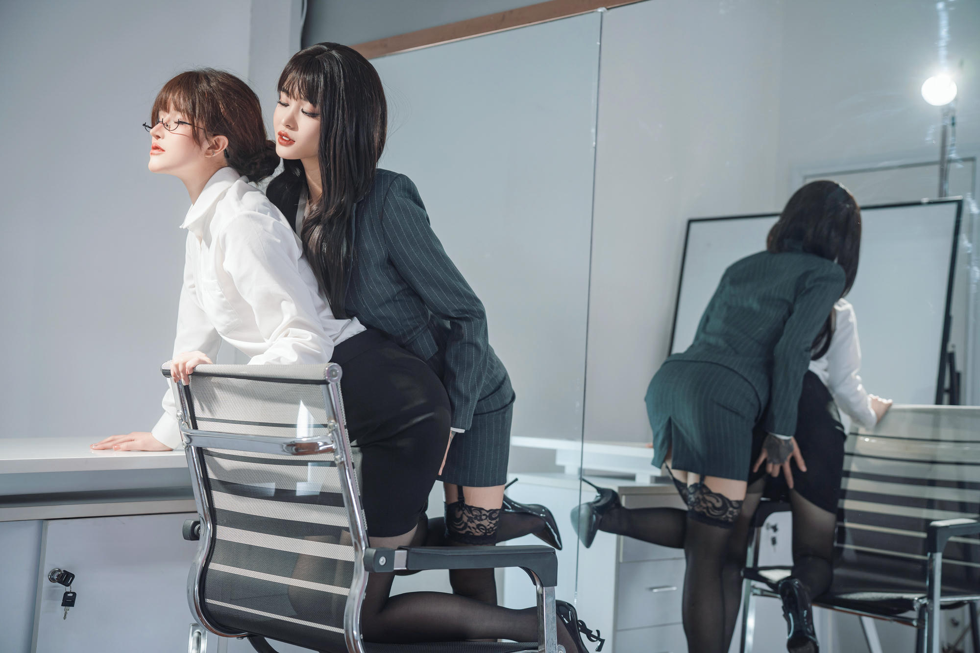 鹿八岁 NO.013 女上司和女下属 [70P 3V1.01G]-双人百合_第2集