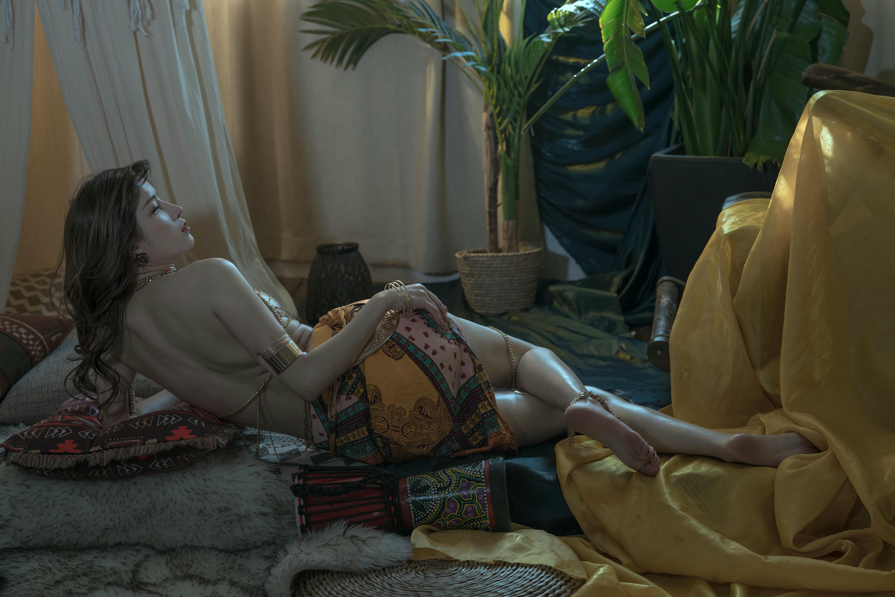 鹿八岁 NO.002 异域少女 [43P 402MB]_第1集