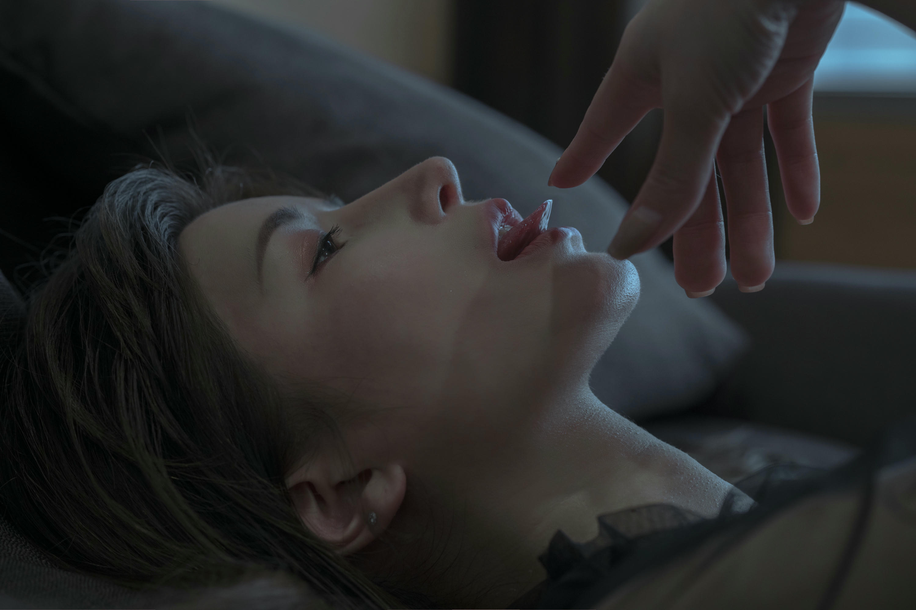 鹿八岁 NO.020 黑色西里里 [30P／324MB]_第1集