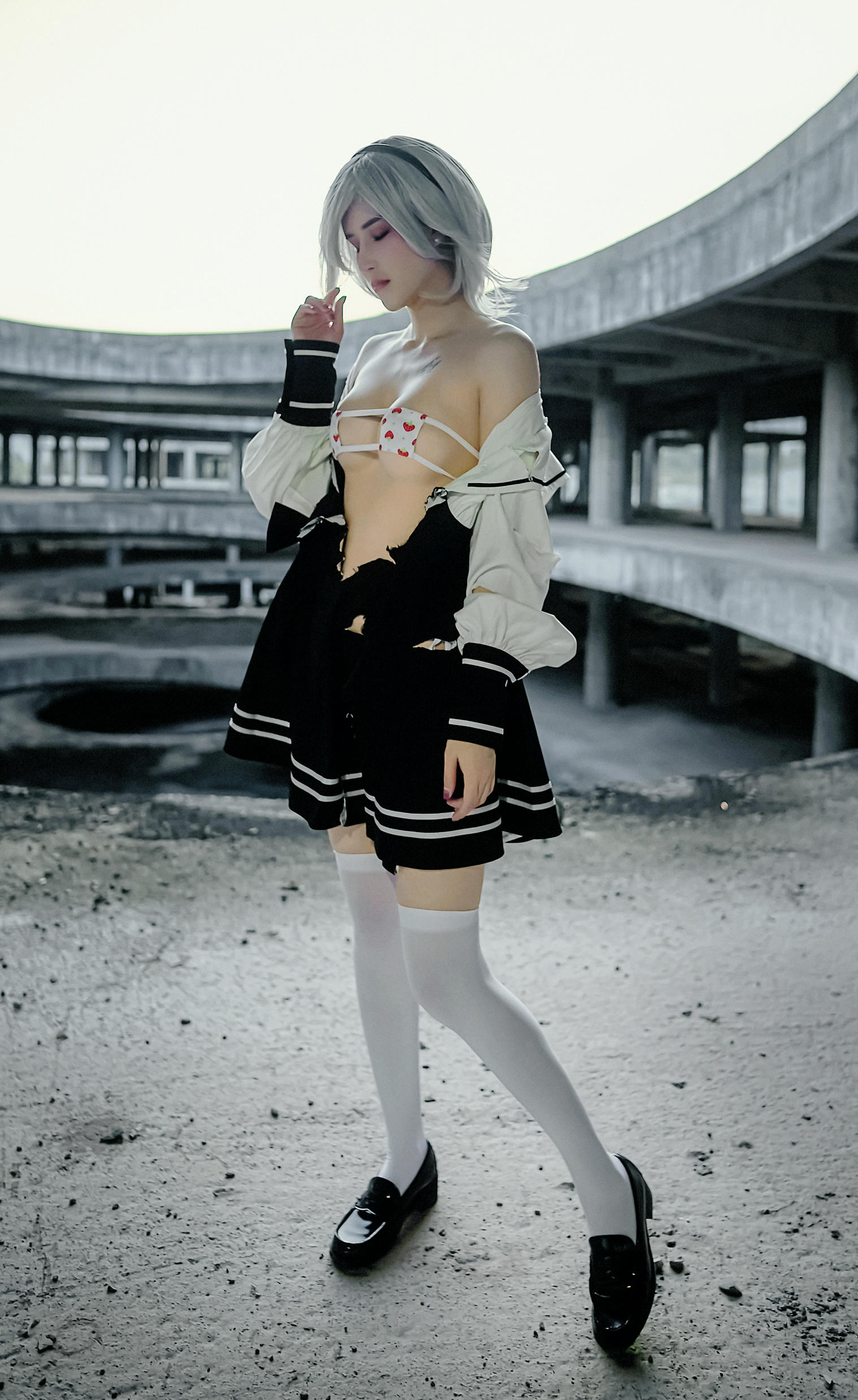 鹿八岁 NO.031 废墟尼尔2B [33P1V-480MB]_第1集